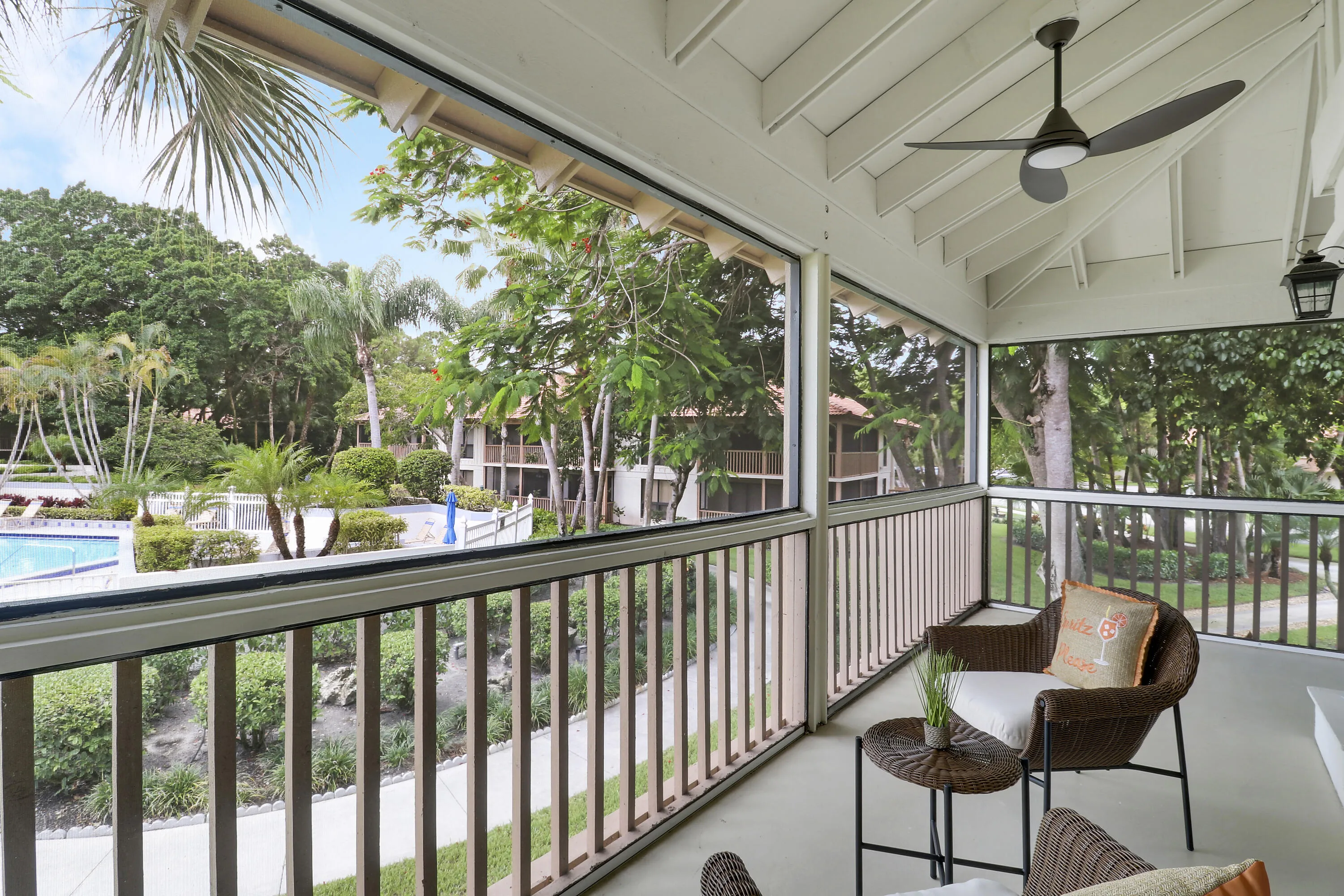 Stay cool with gentle breezes and the ceiling fan.