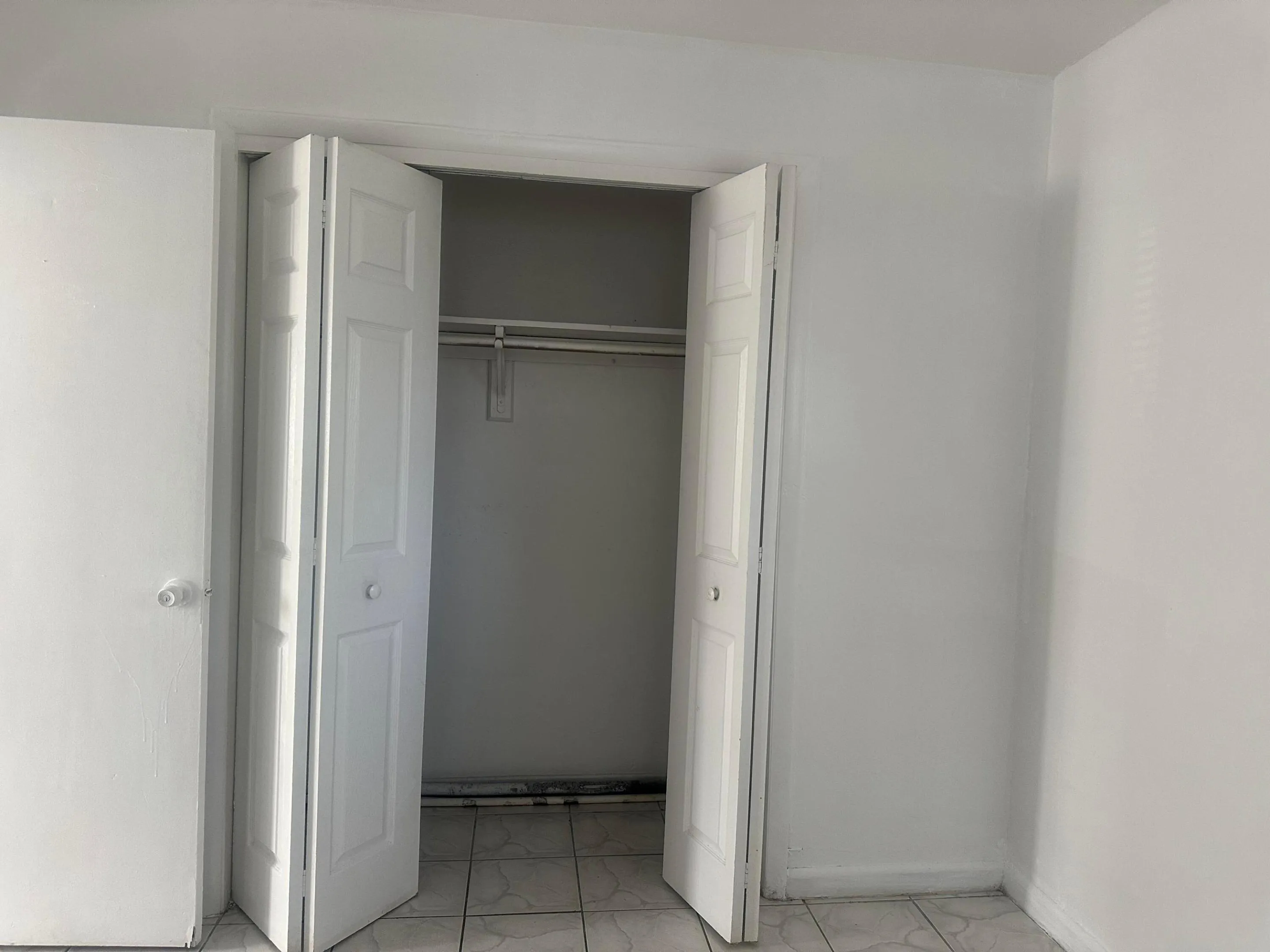 07 Room