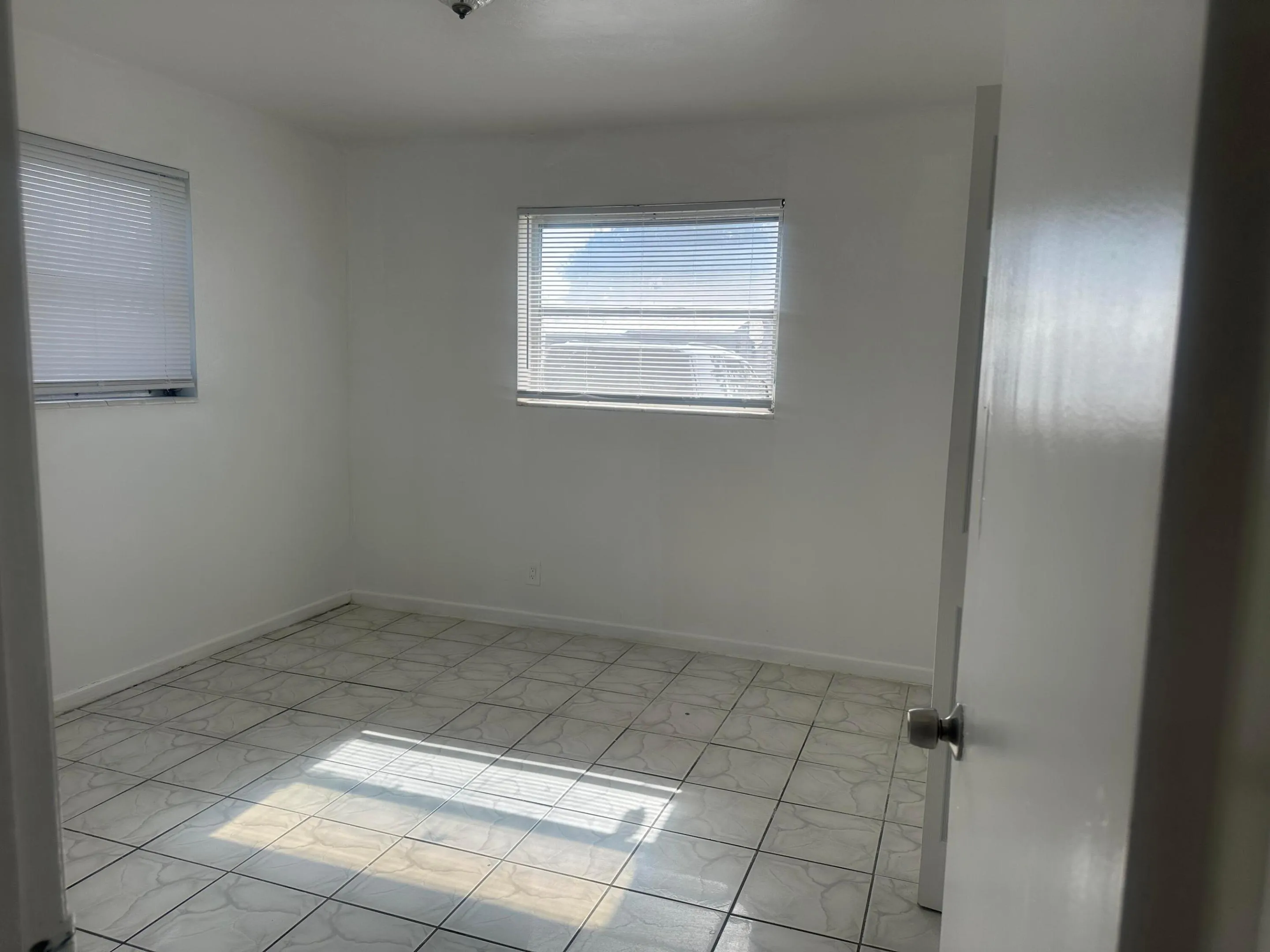 08 Room