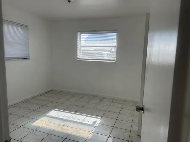 08 Room