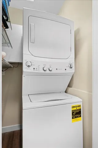 07-LUX9457