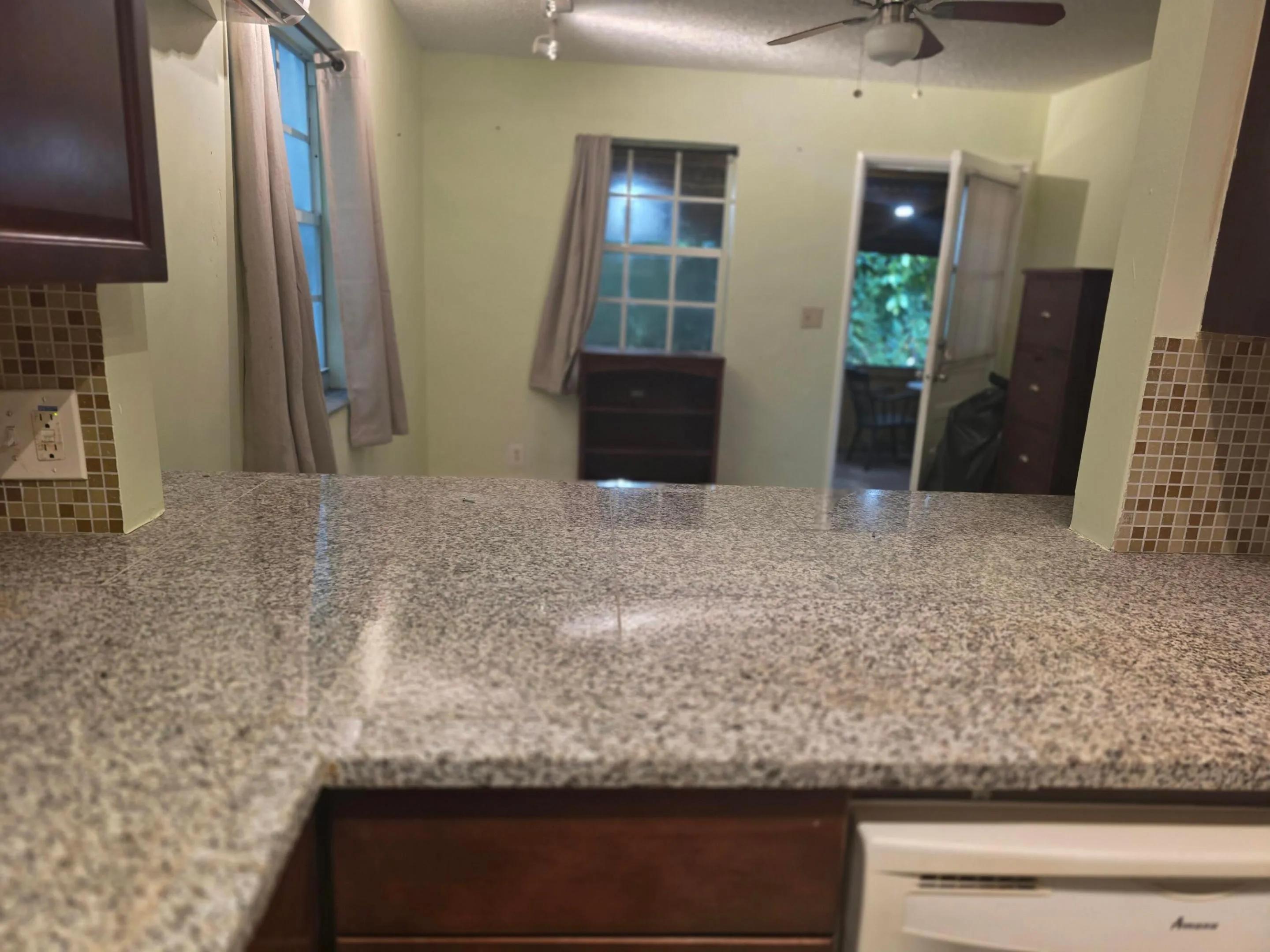 Cottage - Kitchen