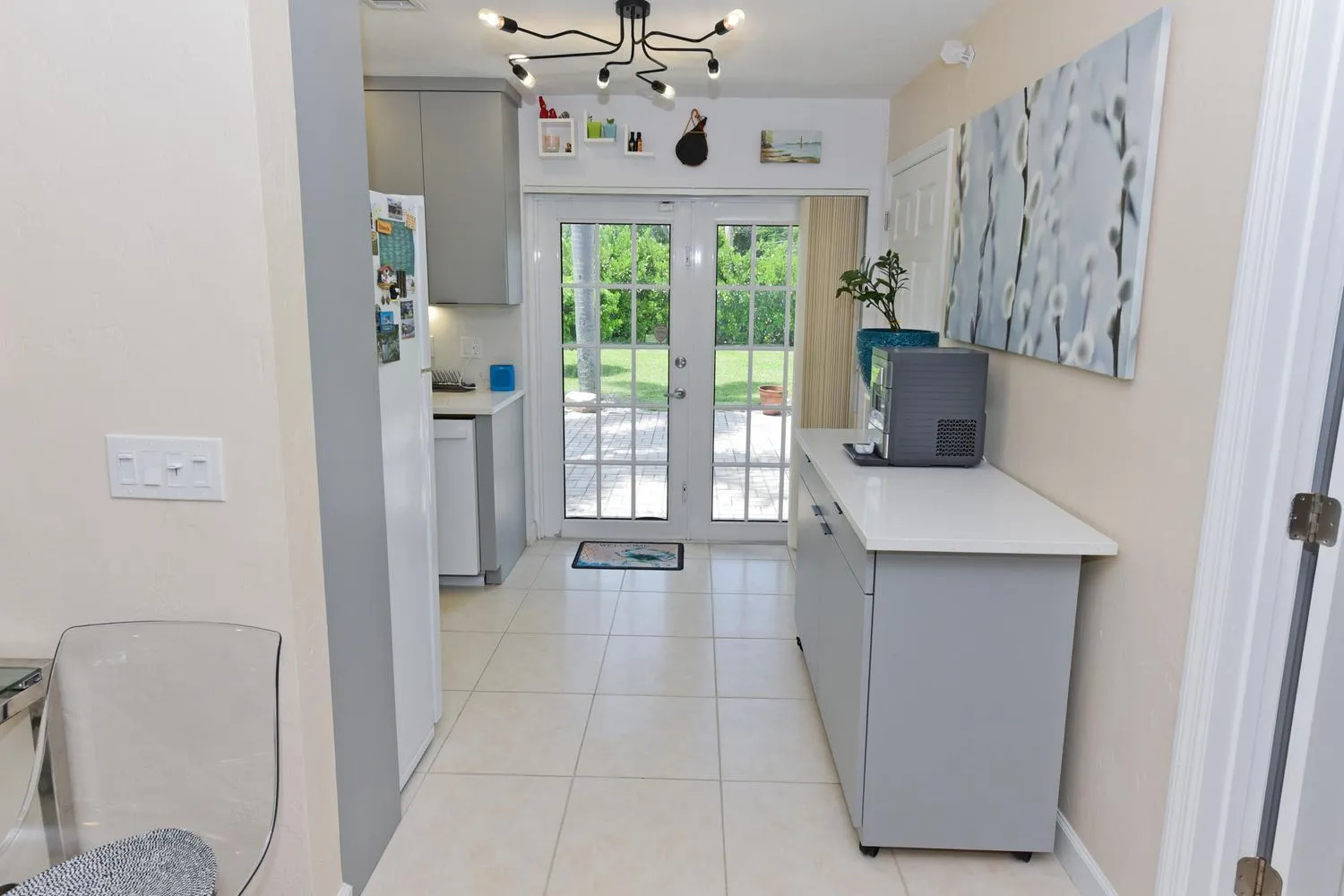 Kitchen/ backyard