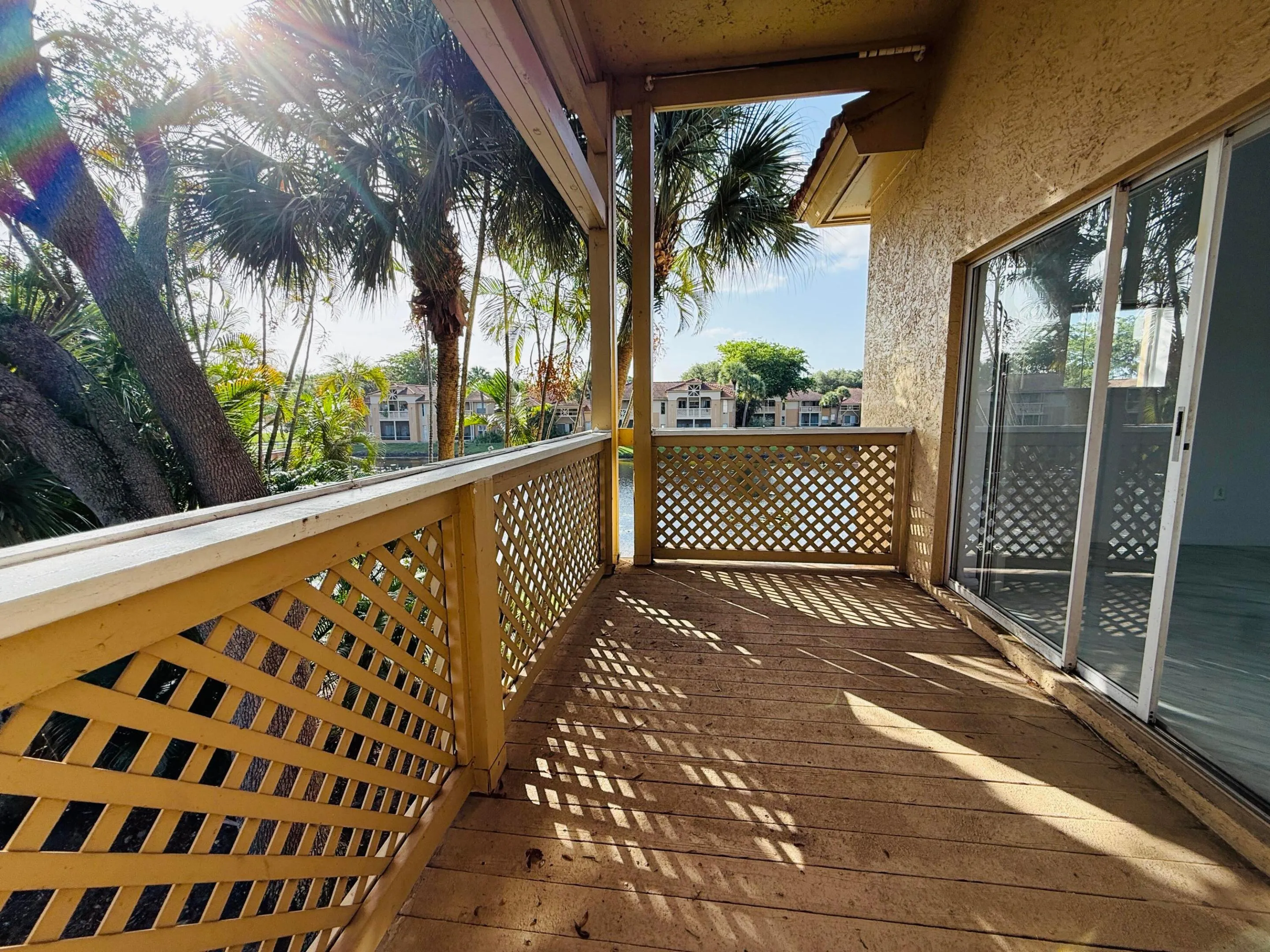 Upstairs covered balcony