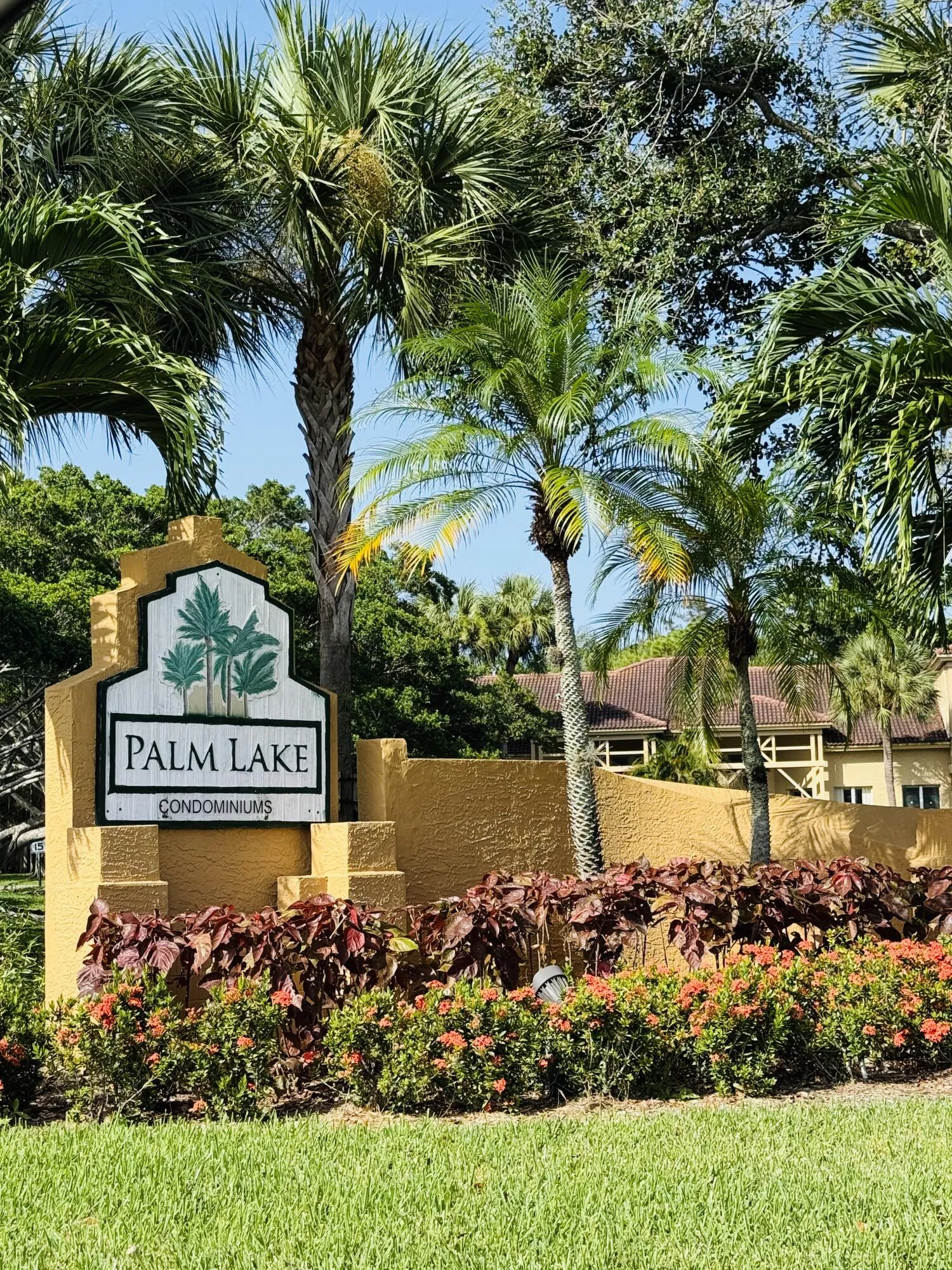 Palm Lakes