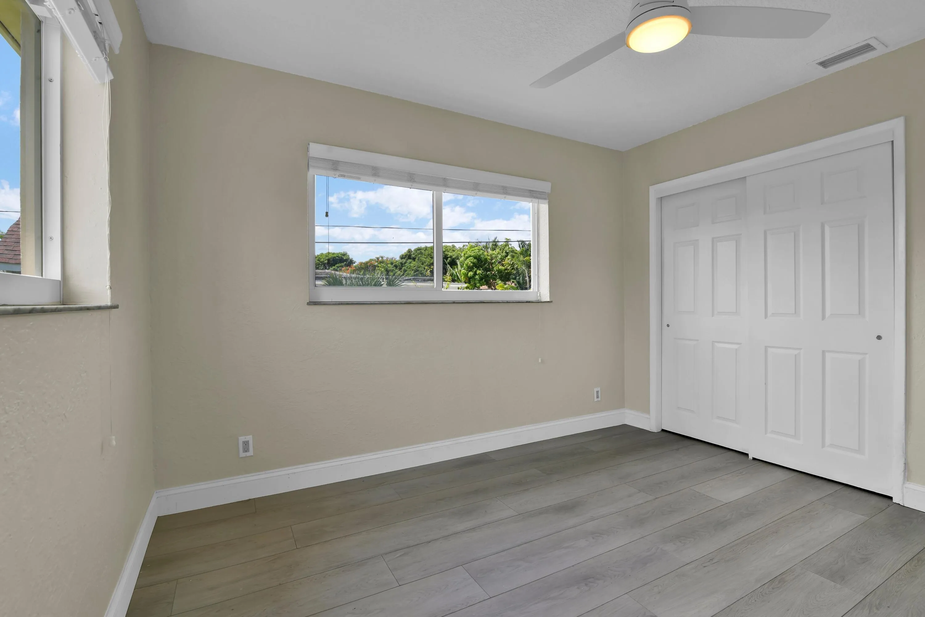 GB 350 NE 29th St. Boca Raton - 33