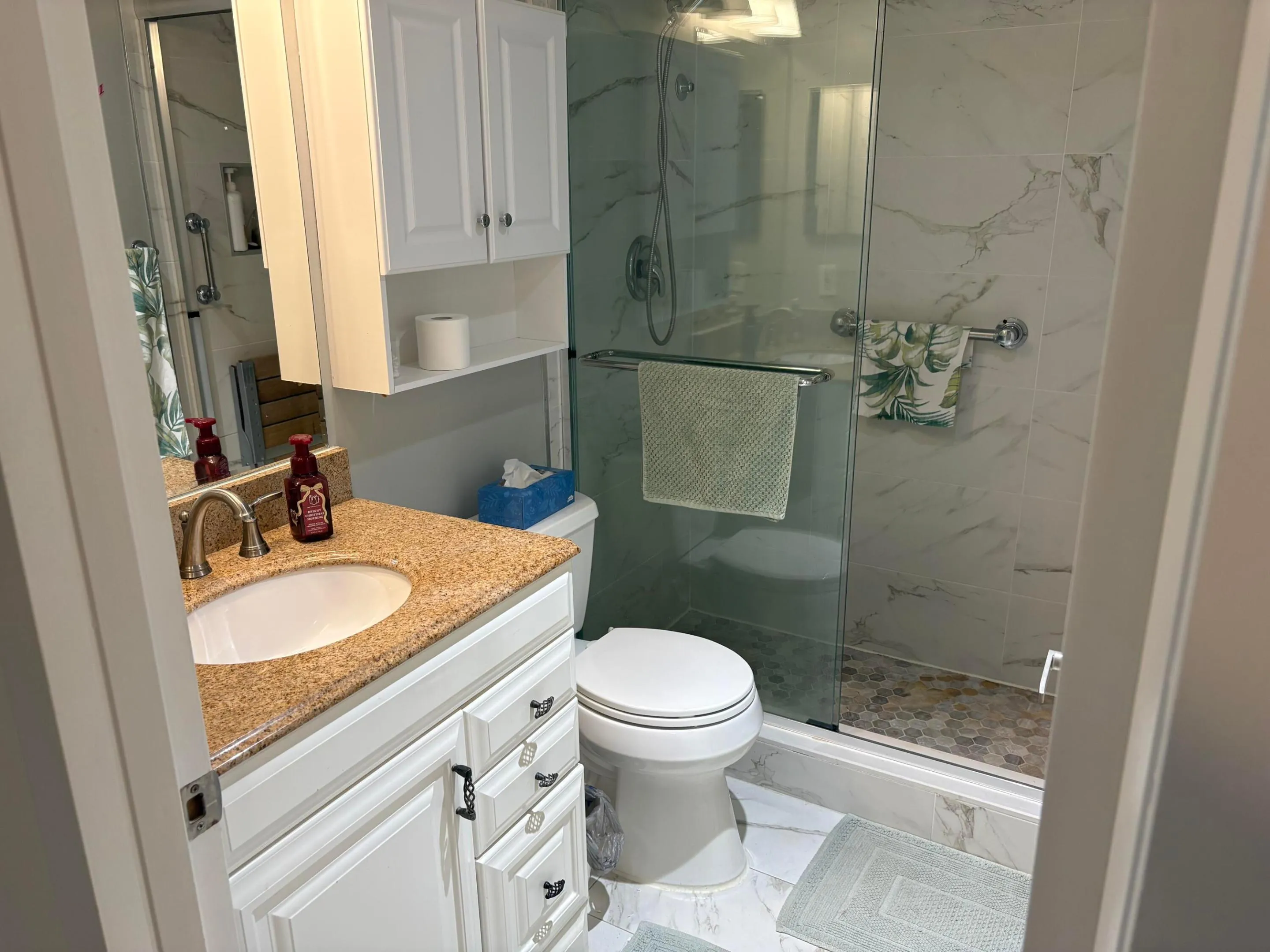 FULL BATHROOM