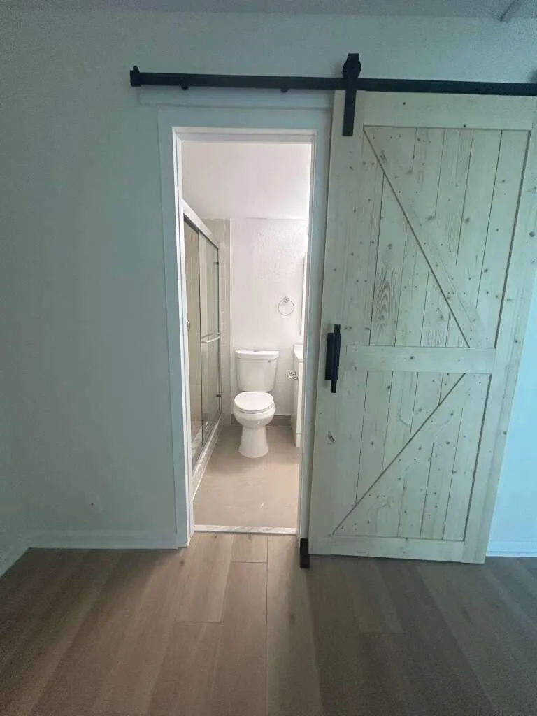master to bathroom