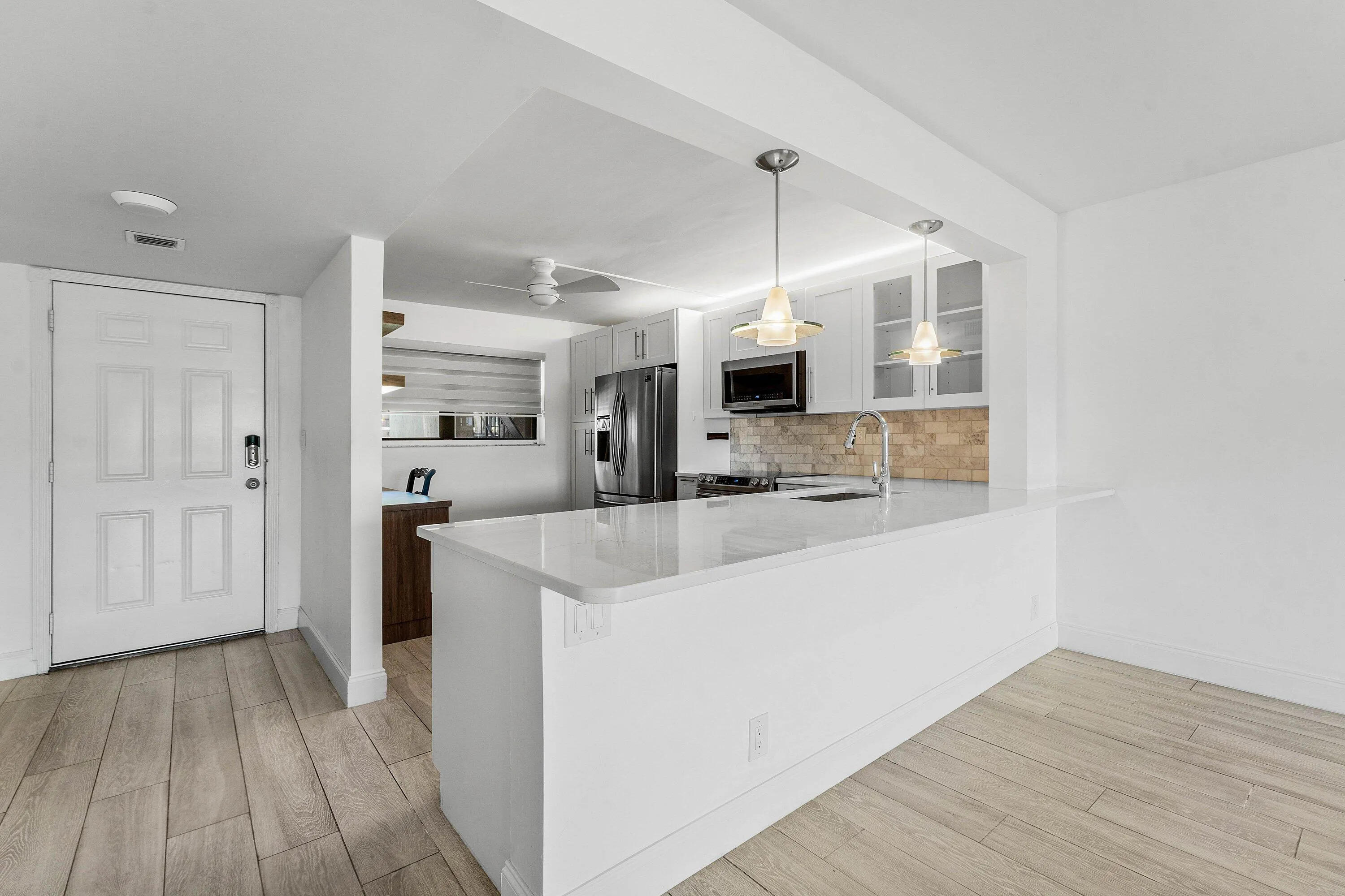 008-12870BriarlakeDrive-106-PalmBeachGar