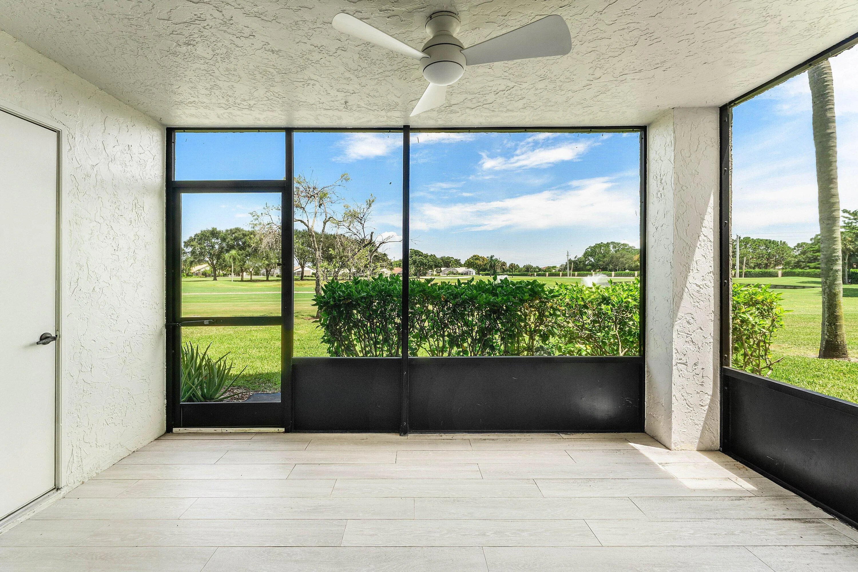021-12870BriarlakeDrive-106-PalmBeachGar