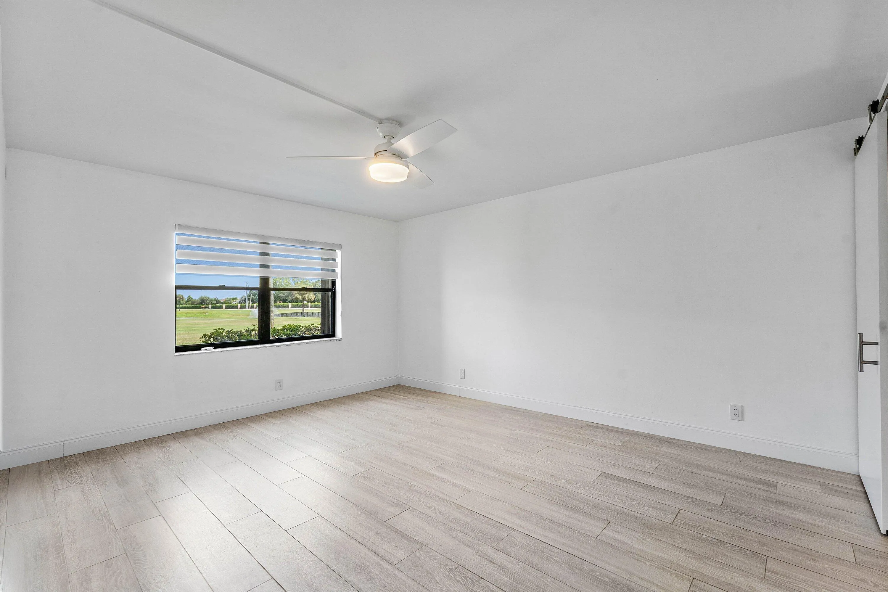 014-12870BriarlakeDrive-106-PalmBeachGar