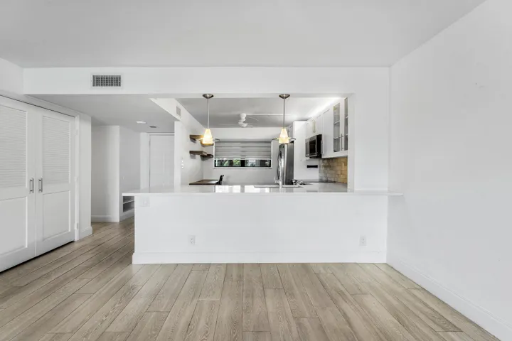 009-12870BriarlakeDrive-106-PalmBeachGar