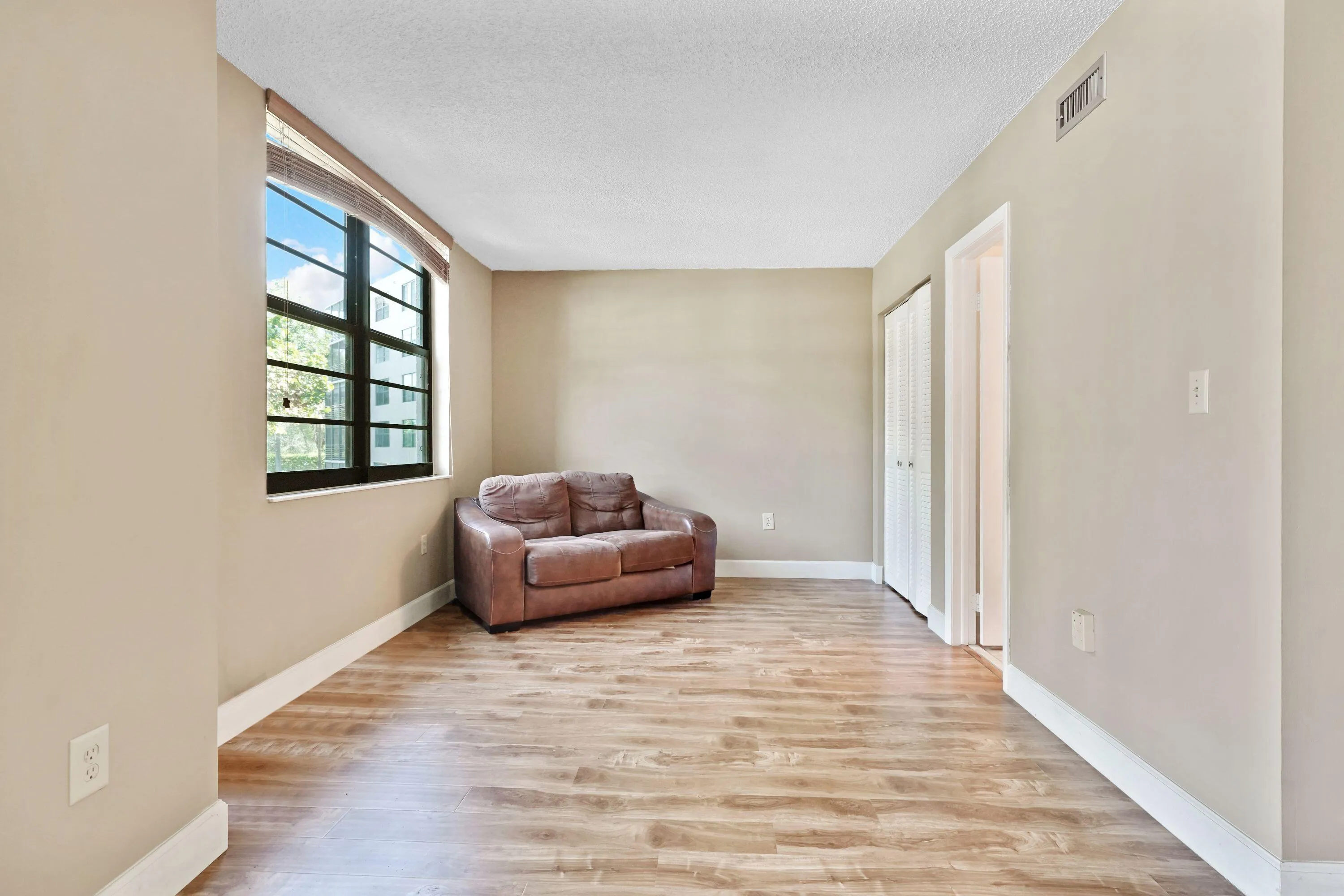 Second bedroom