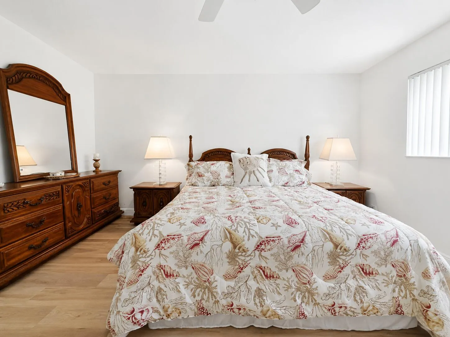 27 Colonial Club Dr 105 Primary Suite Ki