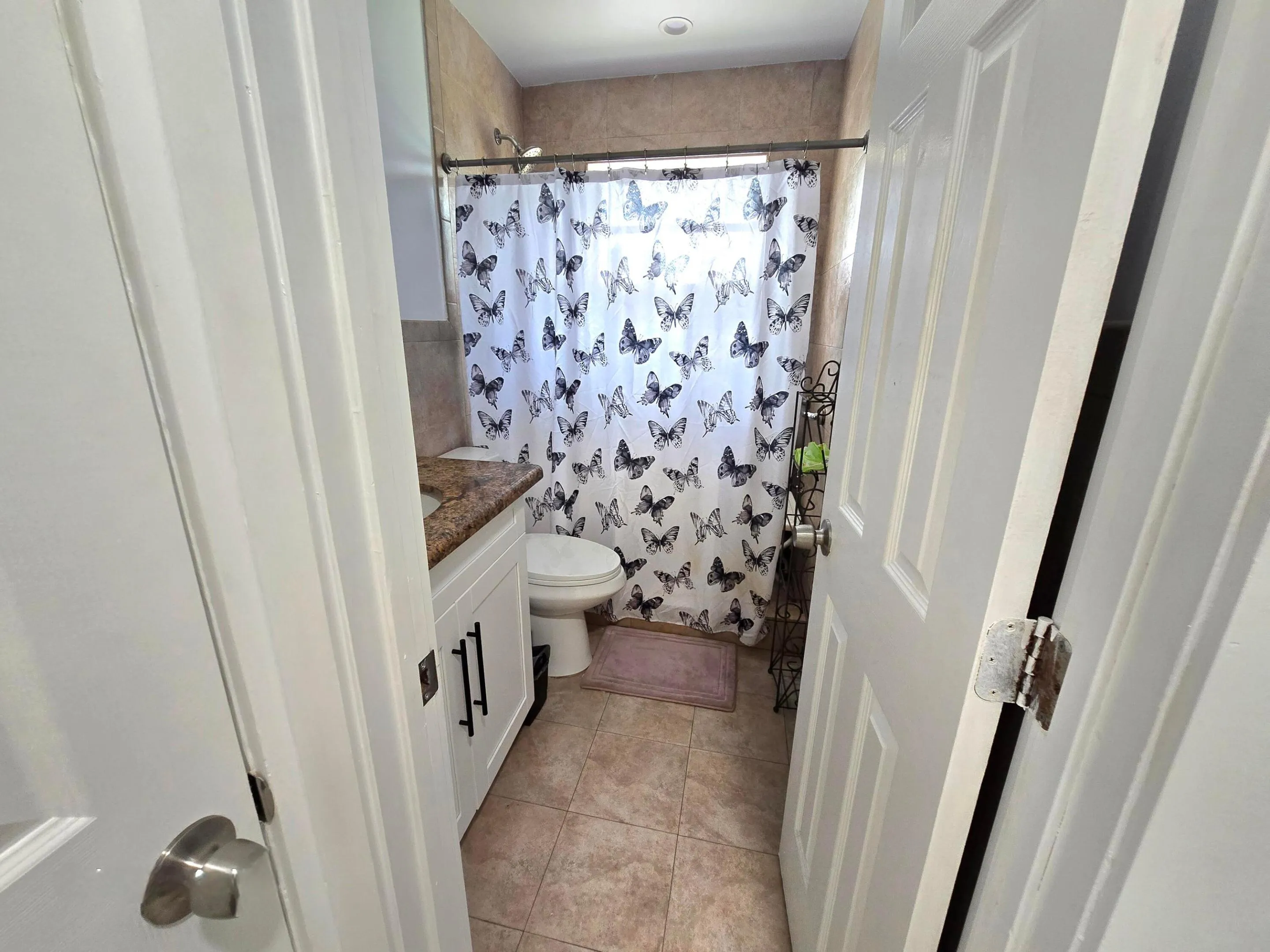 Guest Bath 1