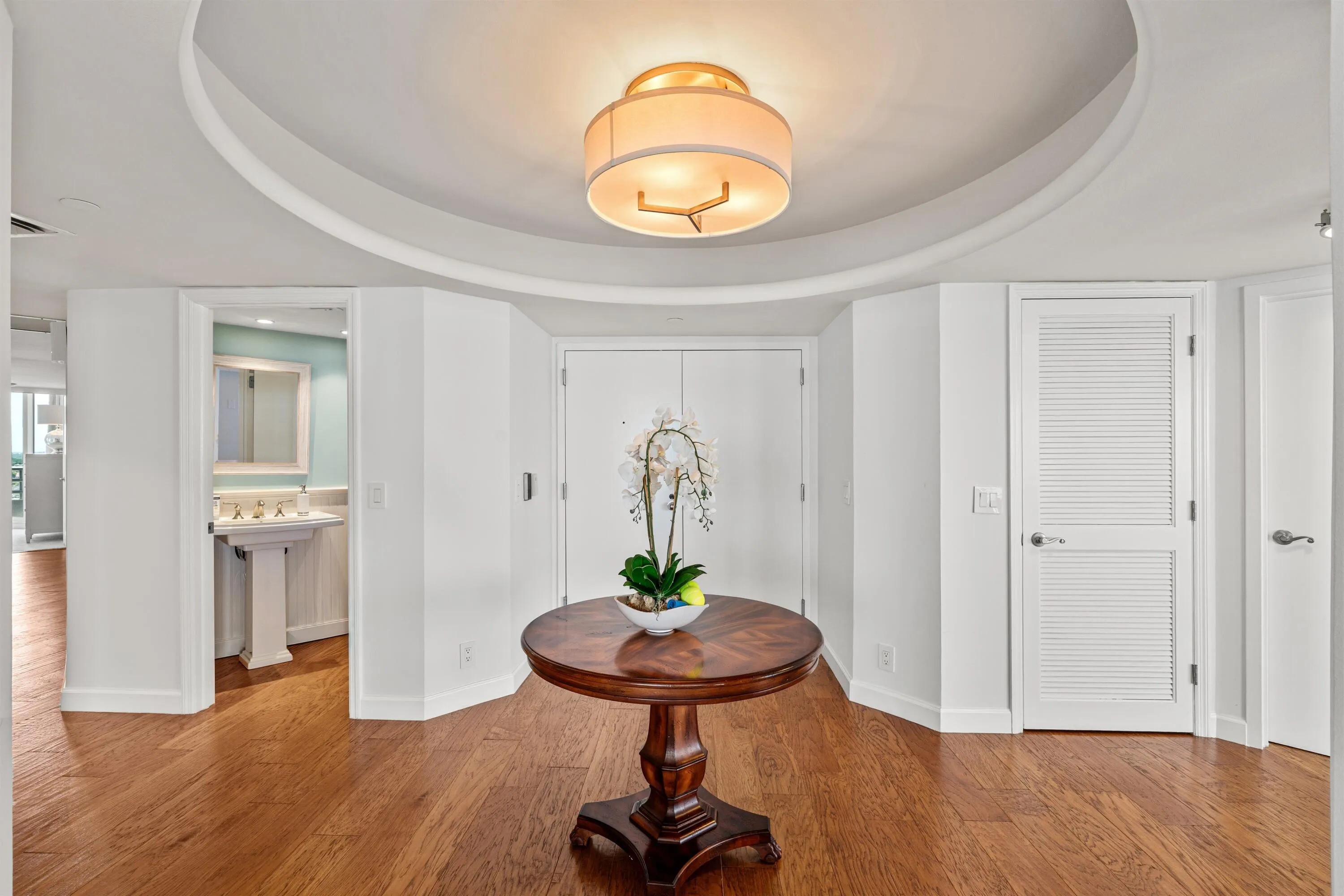 FOYER