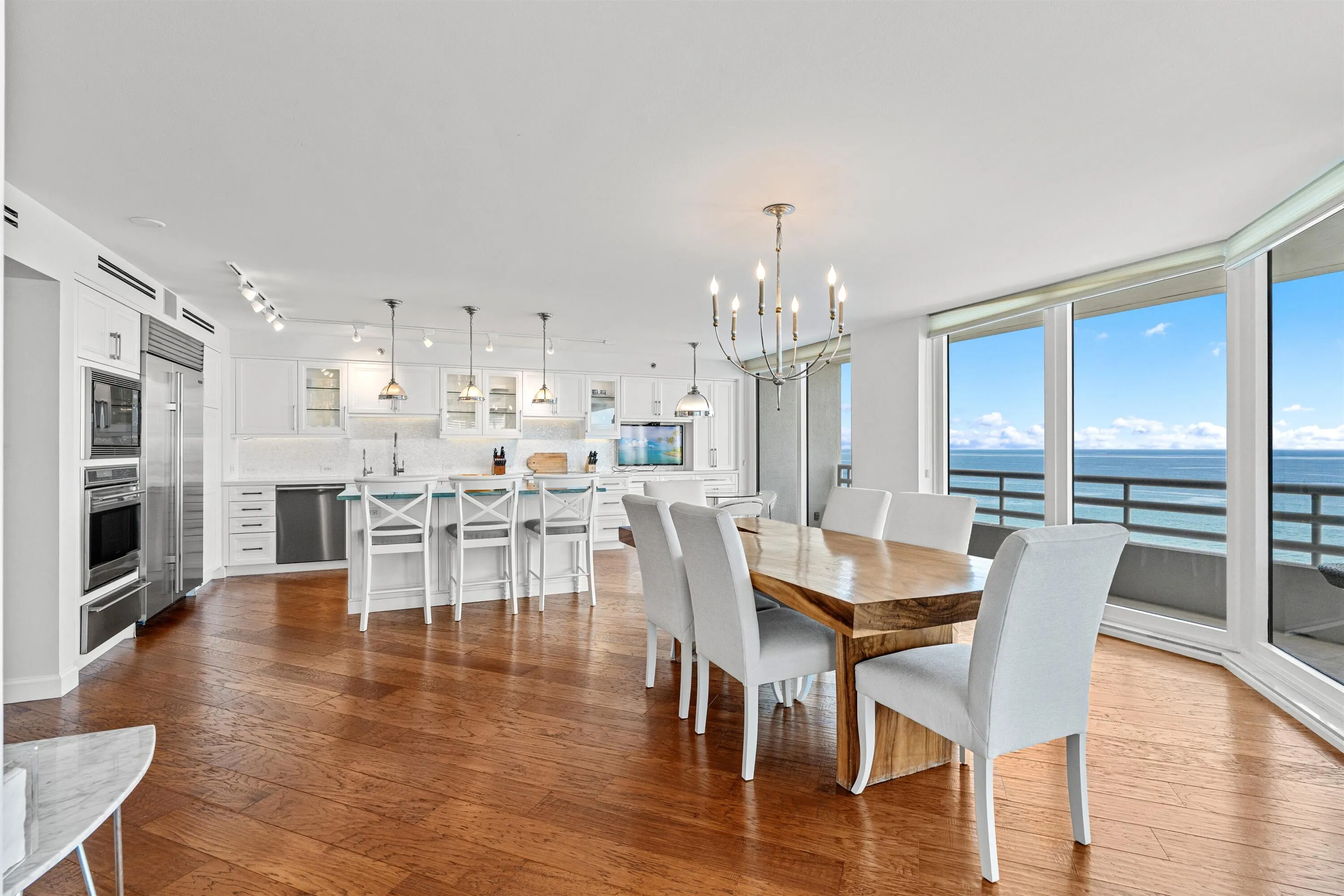OCEANVIEW DINING ROOM