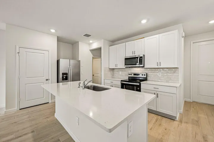 -643 Salisbury Cir (13)