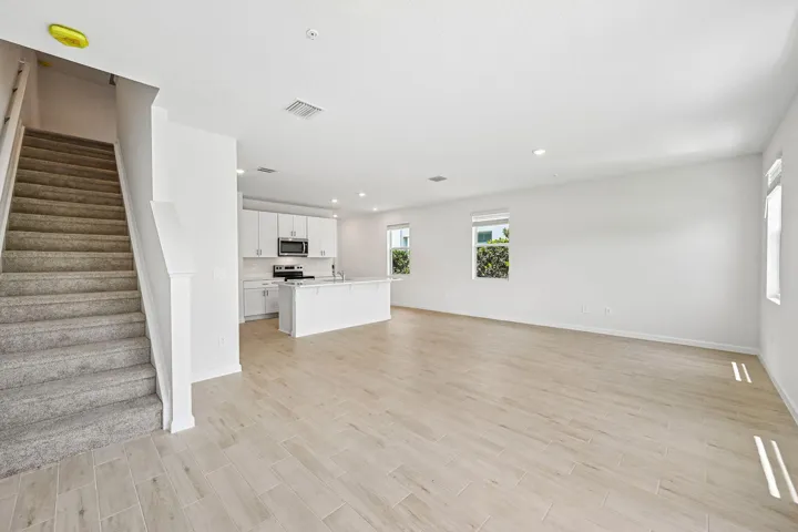 -643 Salisbury Cir (12)