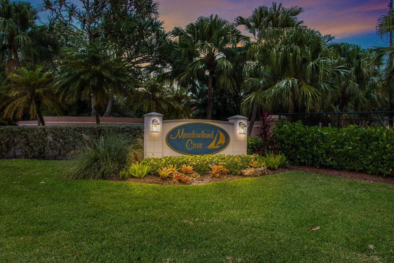 043-12842MeadowbendDrive-Wellington-FL-3