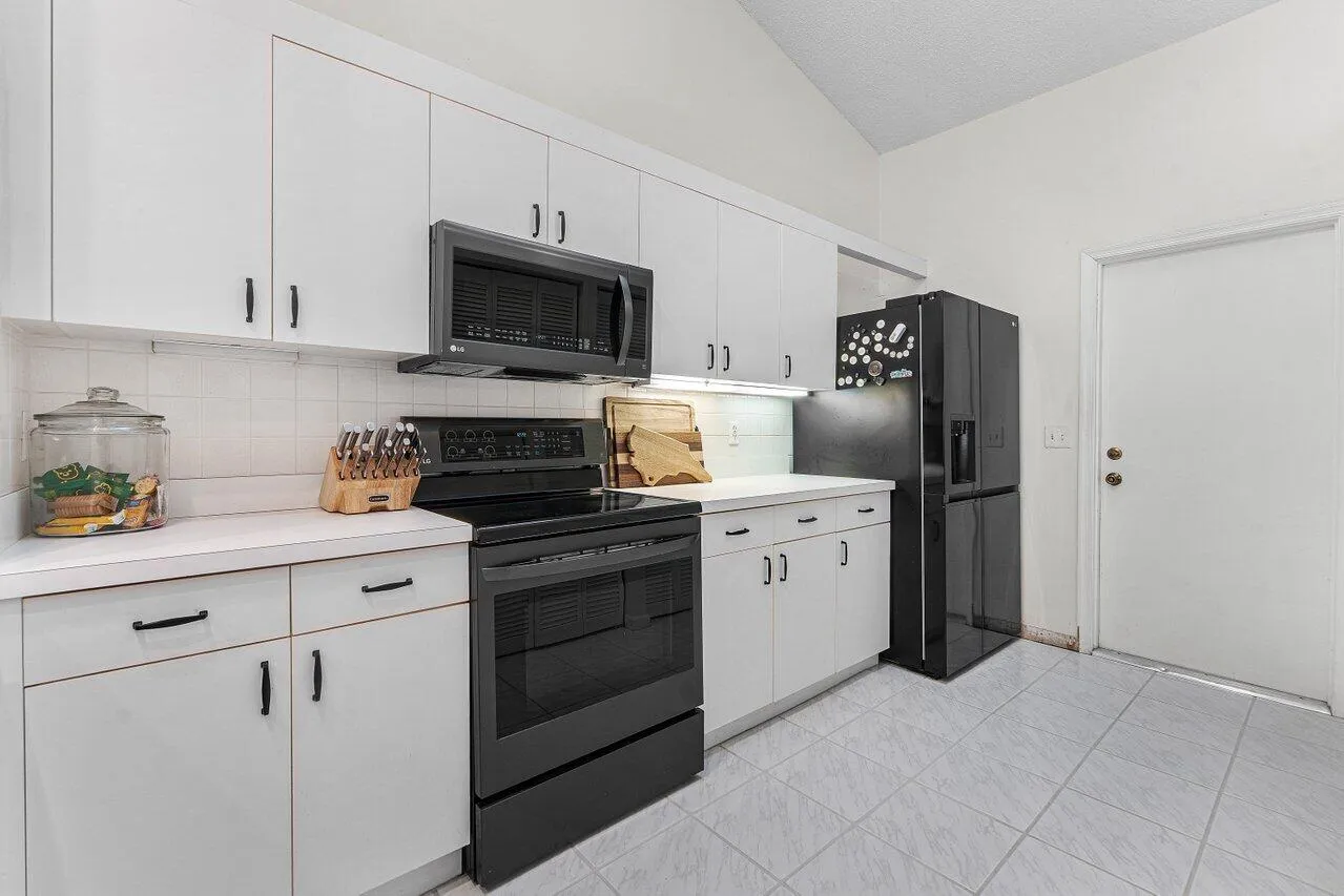 014-12842MeadowbendDrive-Wellington-FL-3