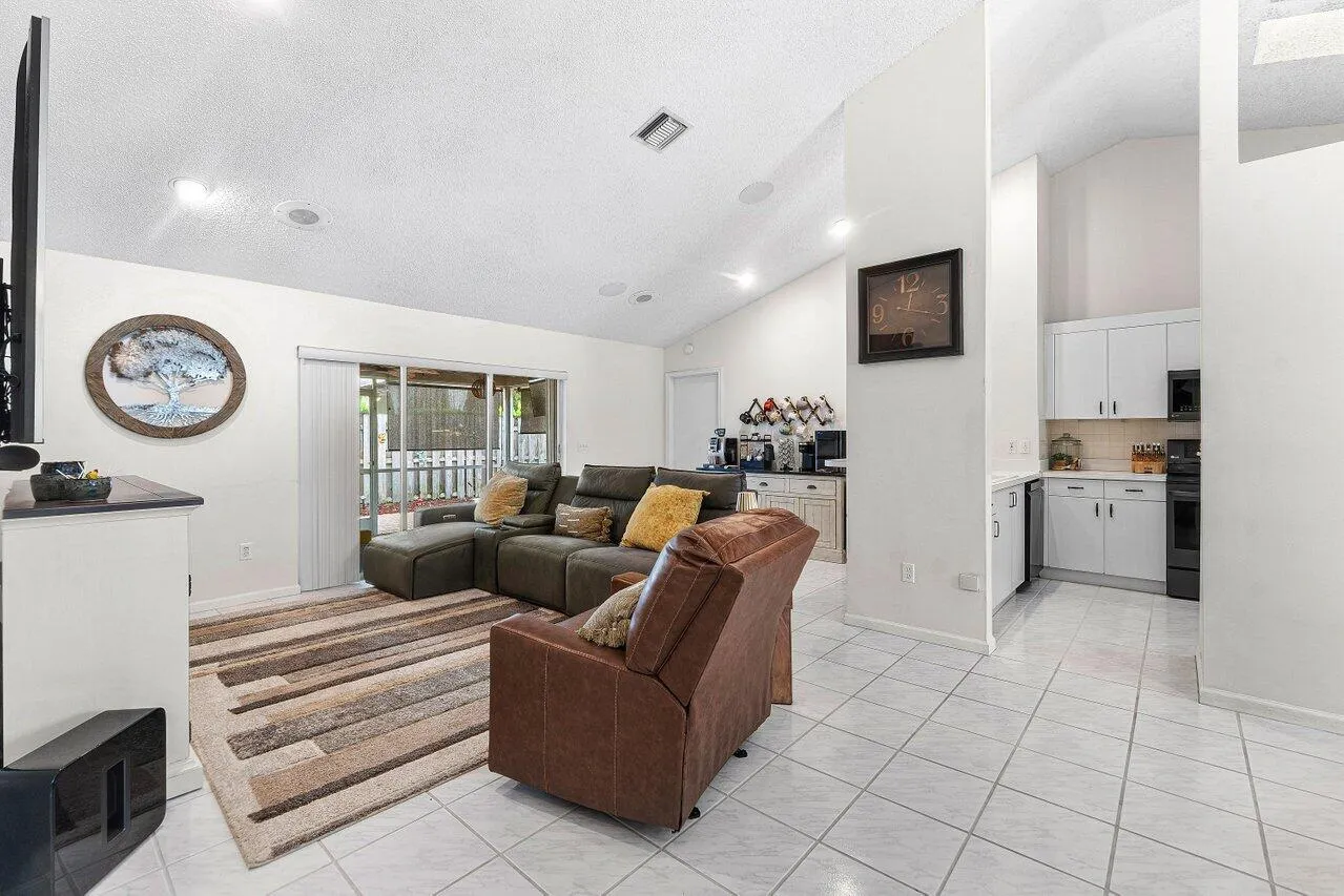 008-12842MeadowbendDrive-Wellington-FL-3