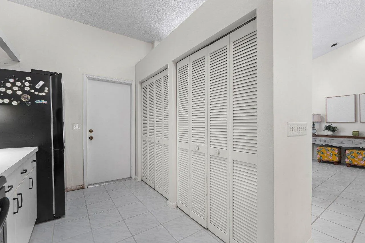 013-12842MeadowbendDrive-Wellington-FL-3