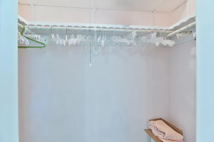 Walk-in-Closet
