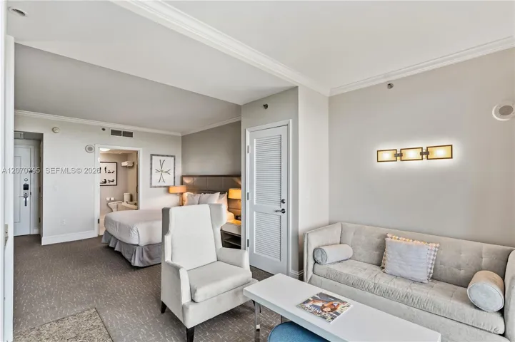 2nd bedroom/Jr Suite 1917