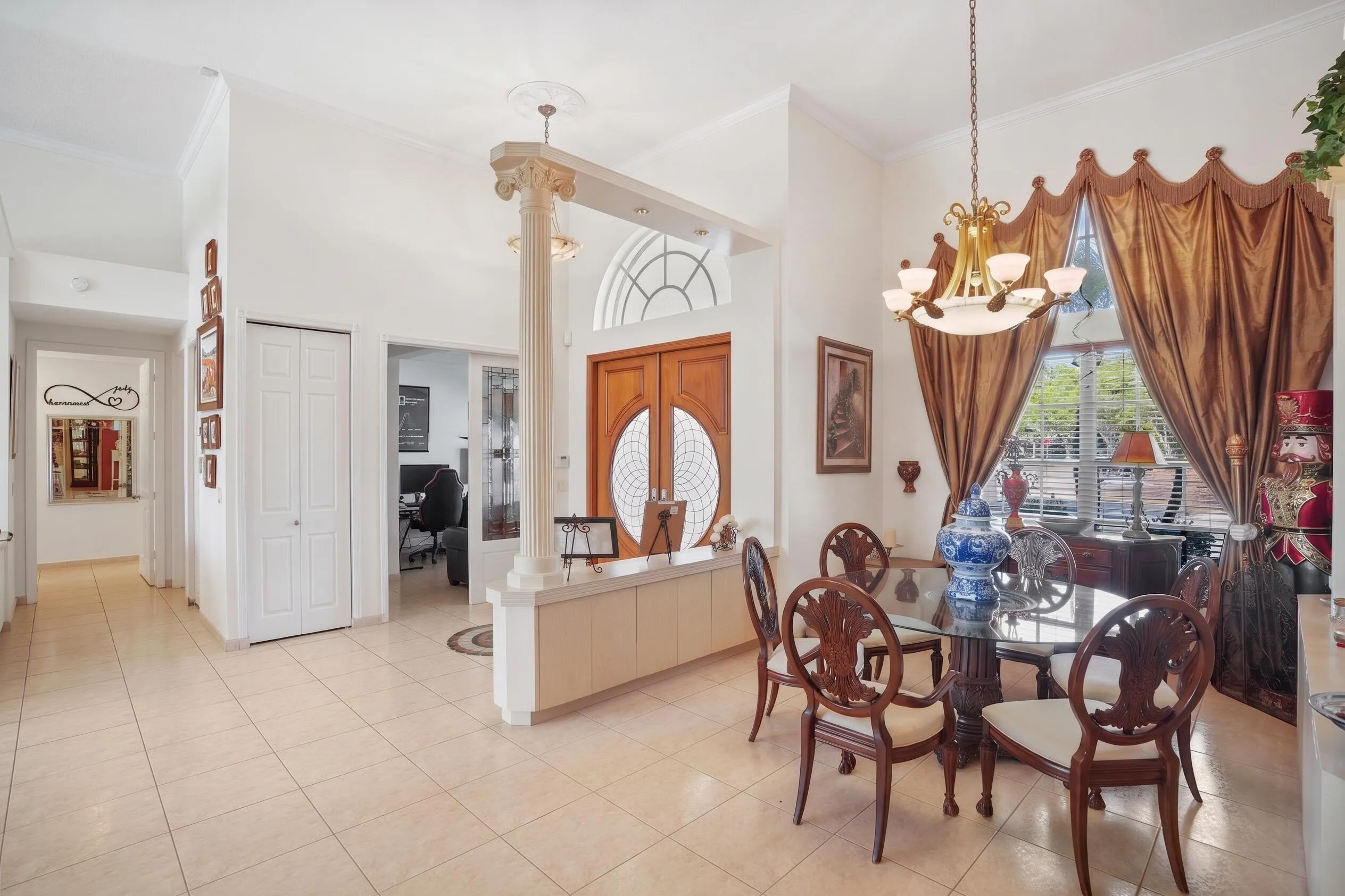 Dining Foyer