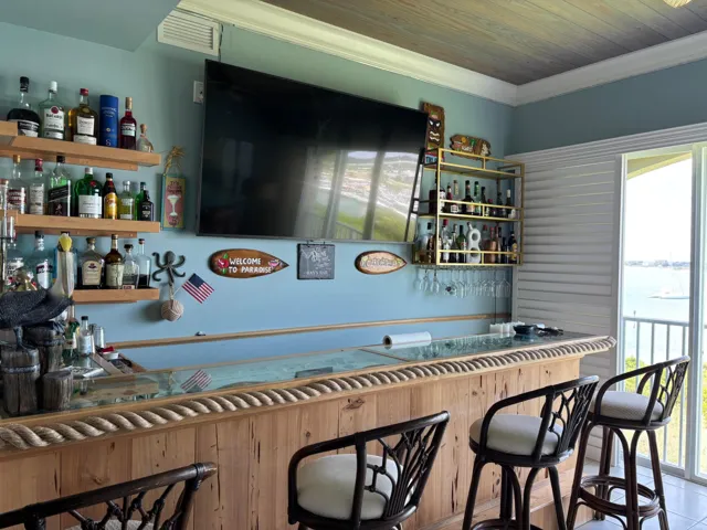 FL RM Bar