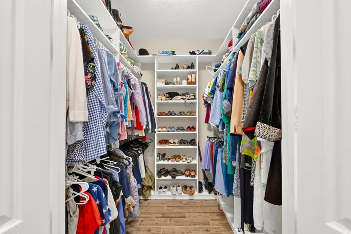 California Style Walk-In Closet