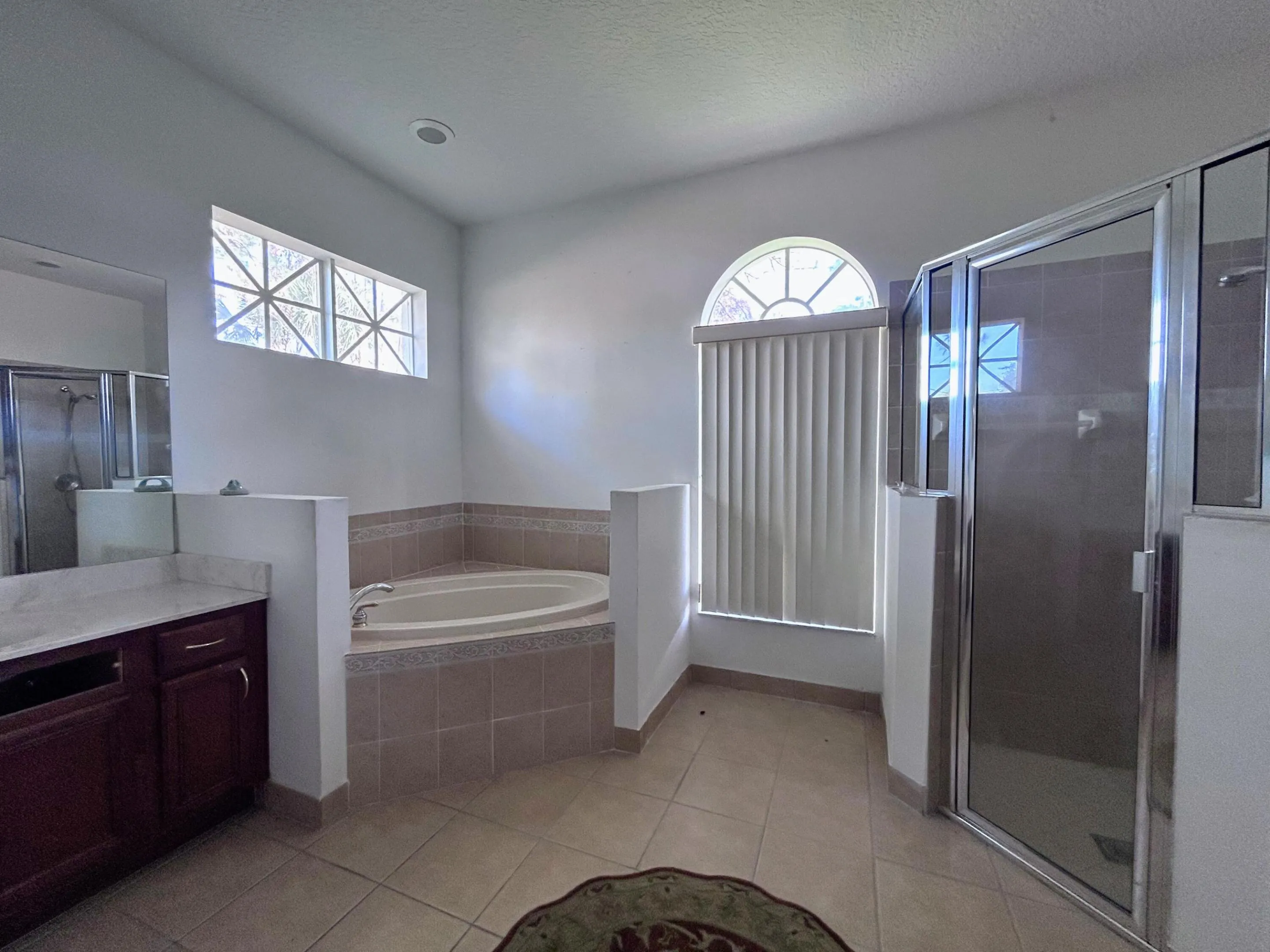 MASTER BATH/SEPARATE SHOWER