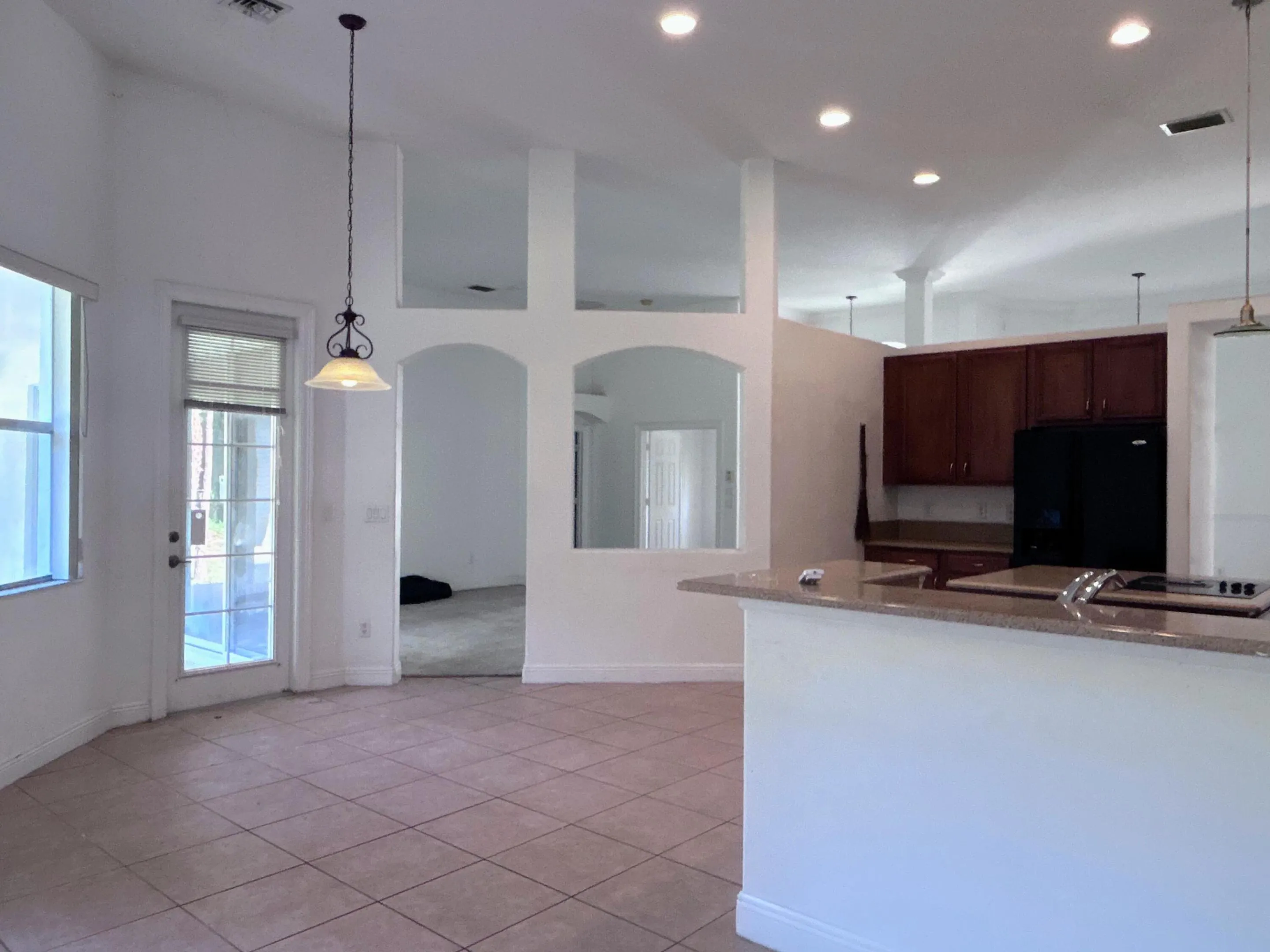 LOOKING TO FAMILY ROOM