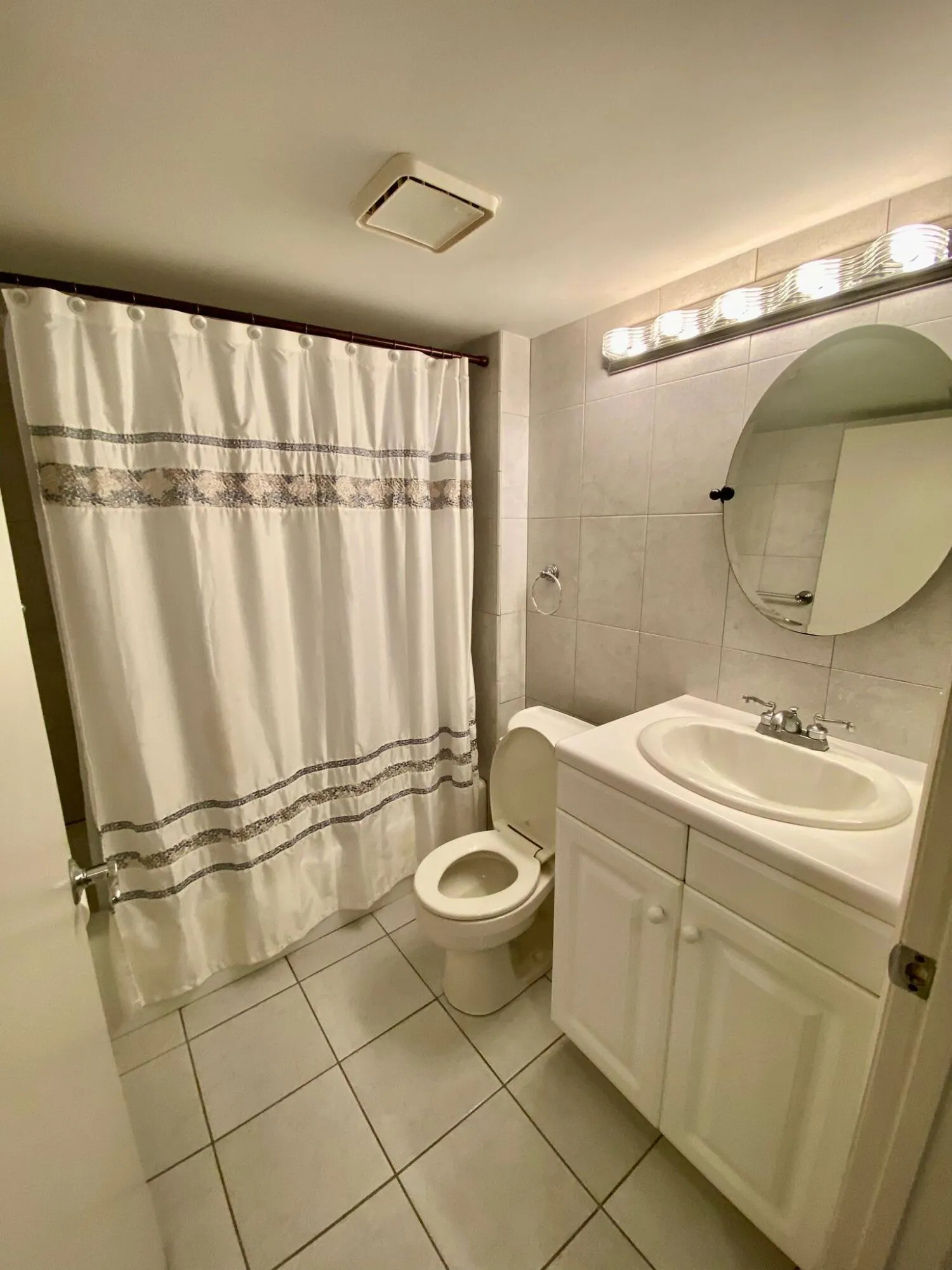 2nd bathroom