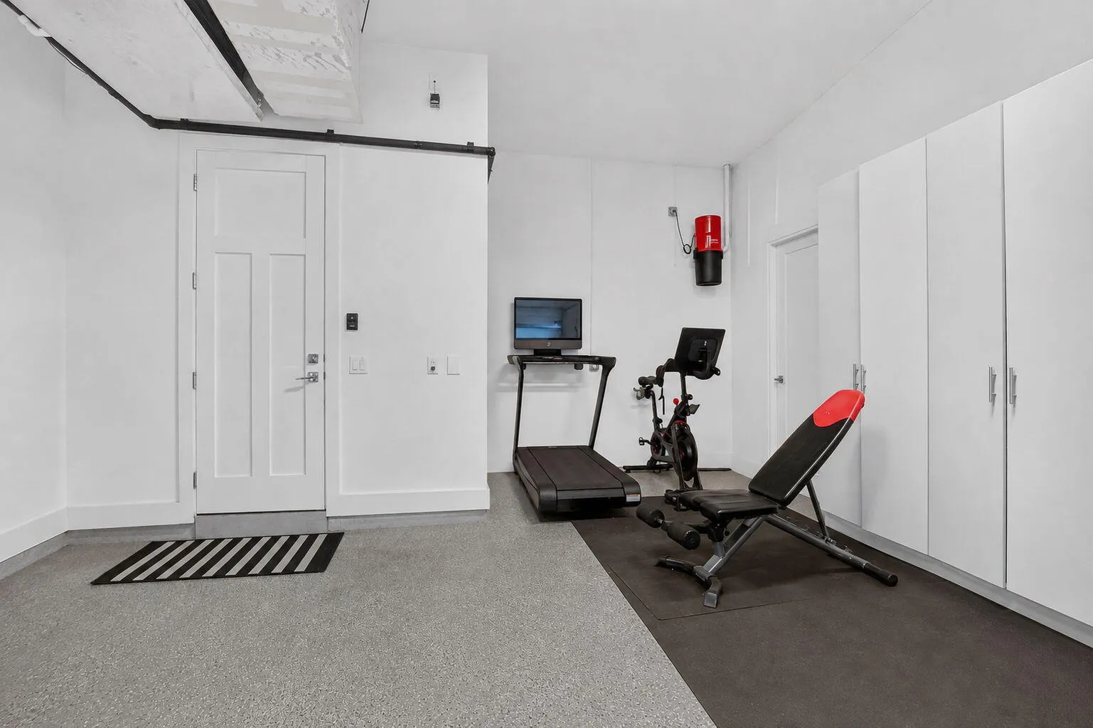 X LARGE GARAGE WITH HIGH CEILINGS