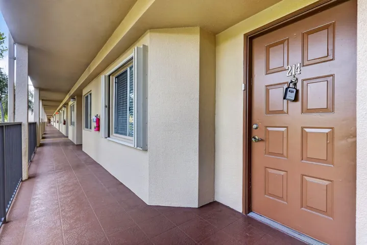 Unit Entrance & Exterior Hallway