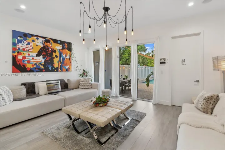 Photo 34