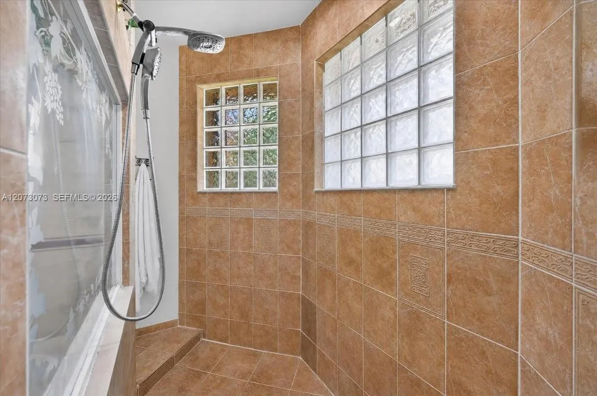 Photo 35