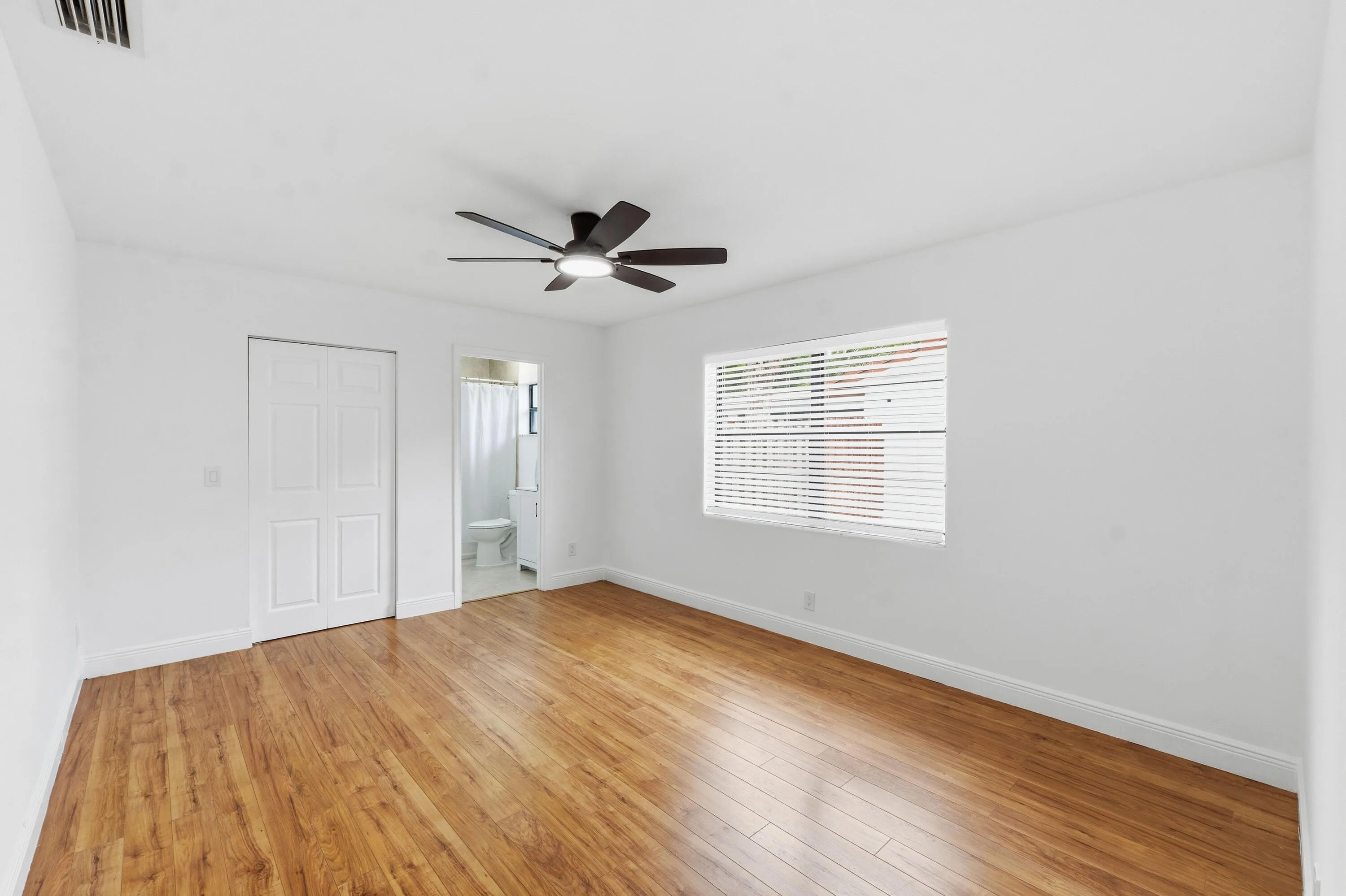 3379 NW 63rd St_036