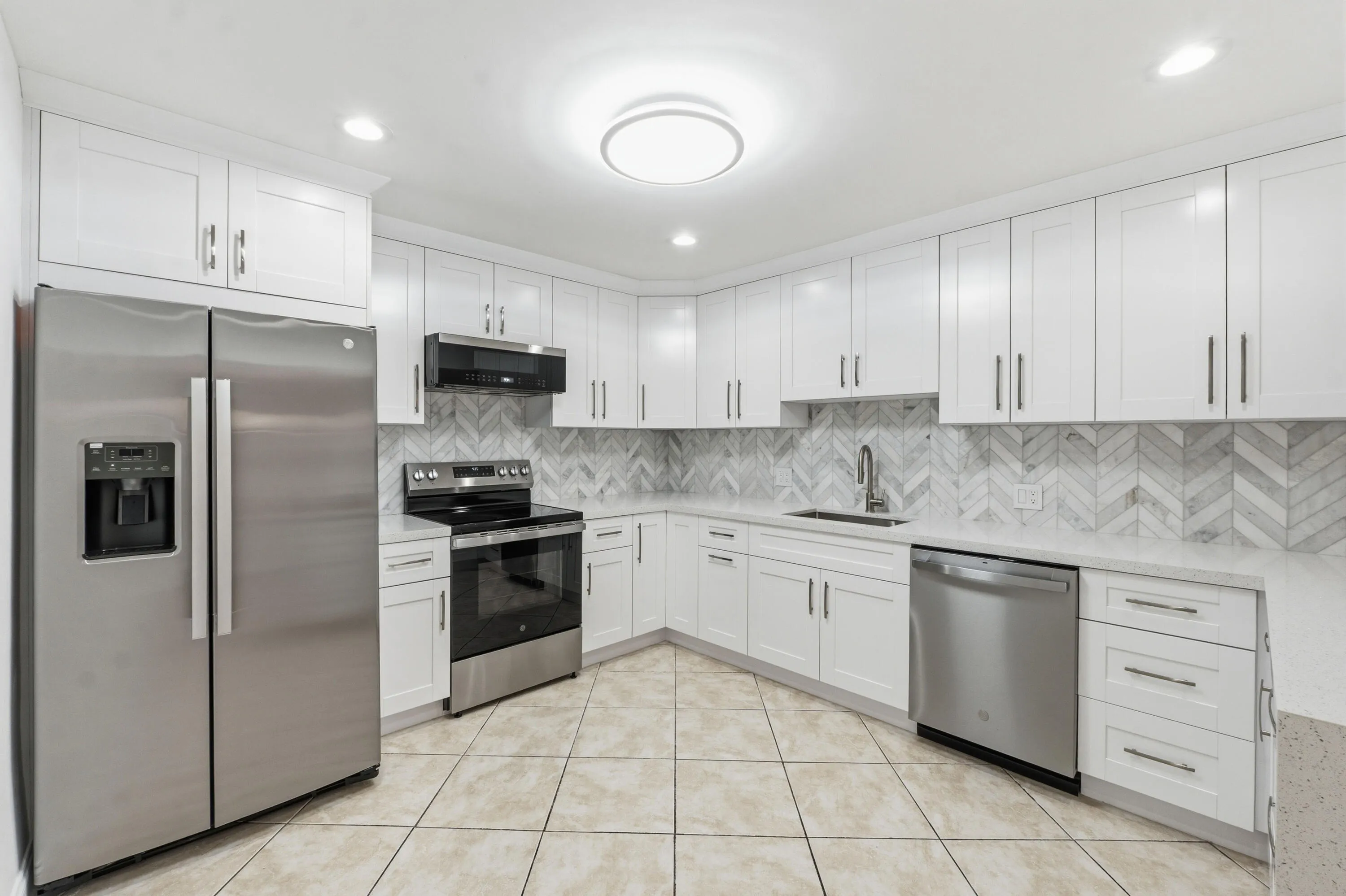 3379 NW 63rd St_030