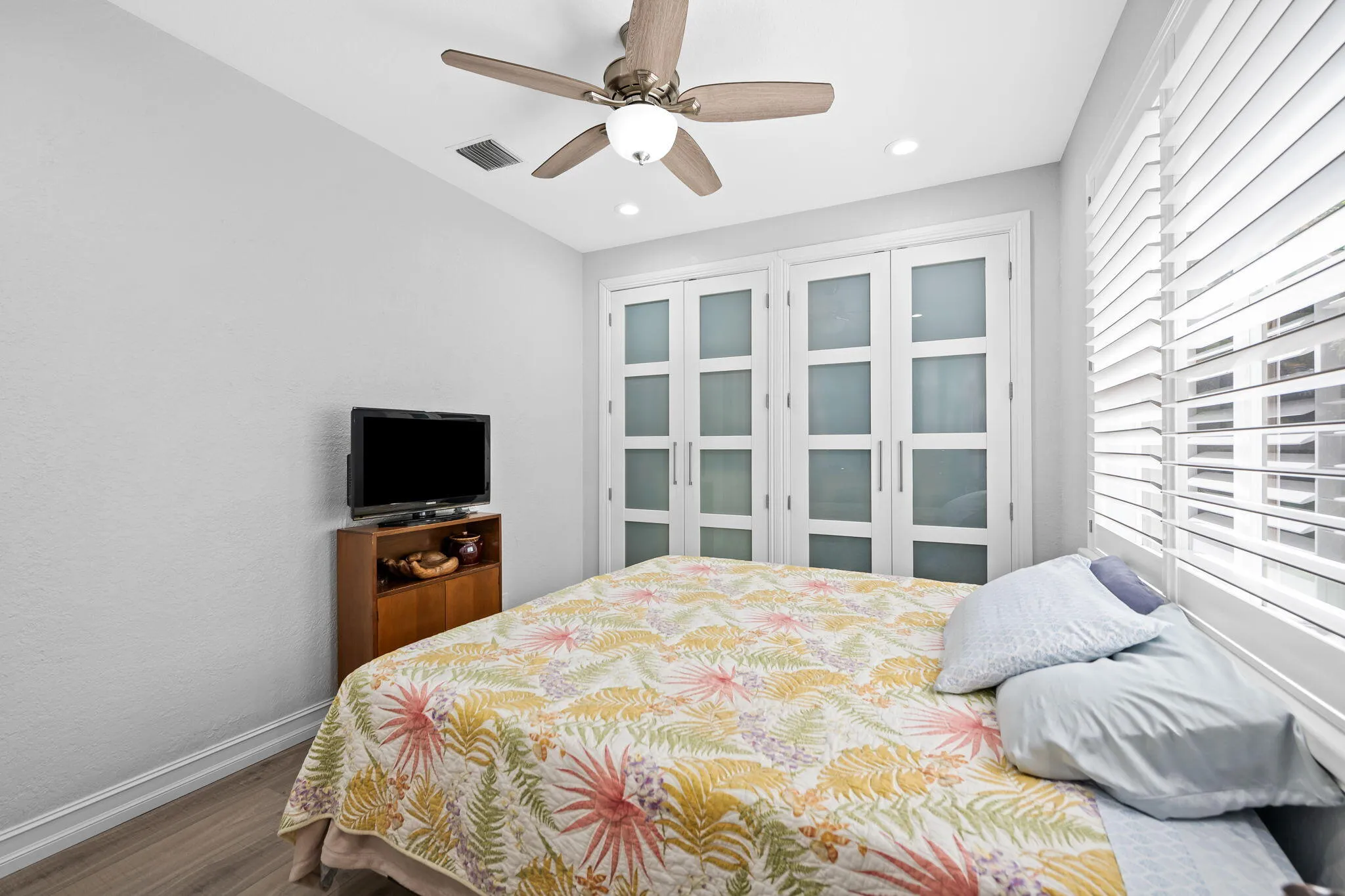 Bedroom 5 (In-Law Suite)