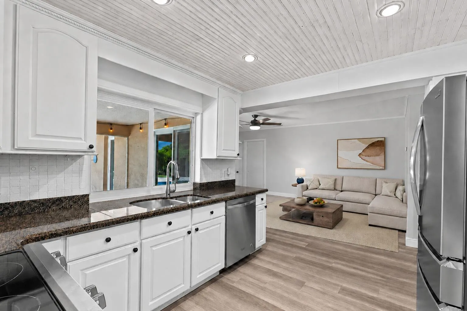 10380 NW 39th Manor