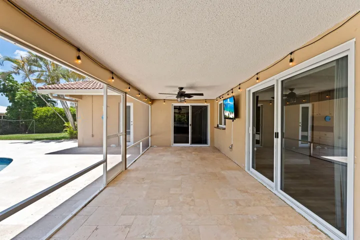 10380 NW 39th Manor