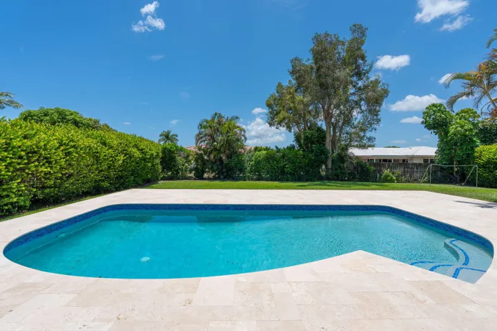 10380 NW 39th Manor