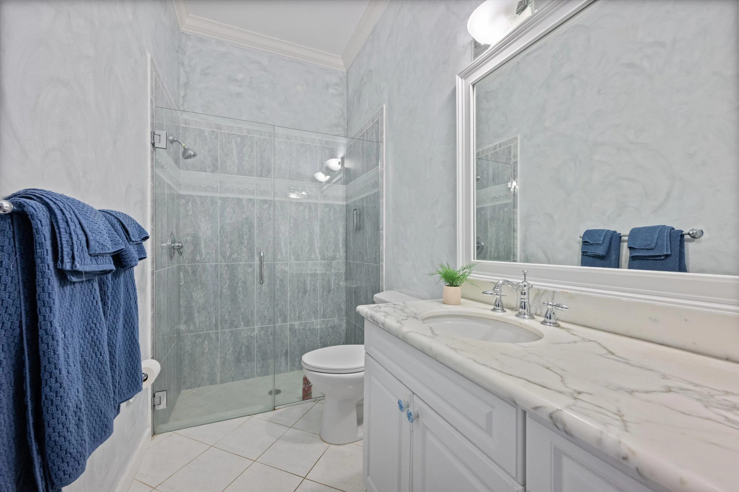 Guest Bathroom 2