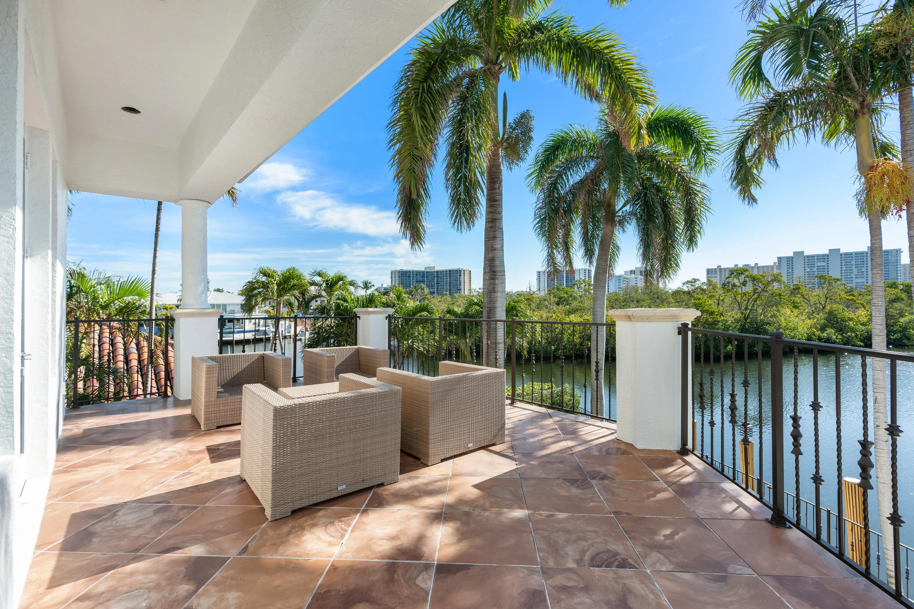 037-4900SanctuaryLane-BocaRaton-FL-33431
