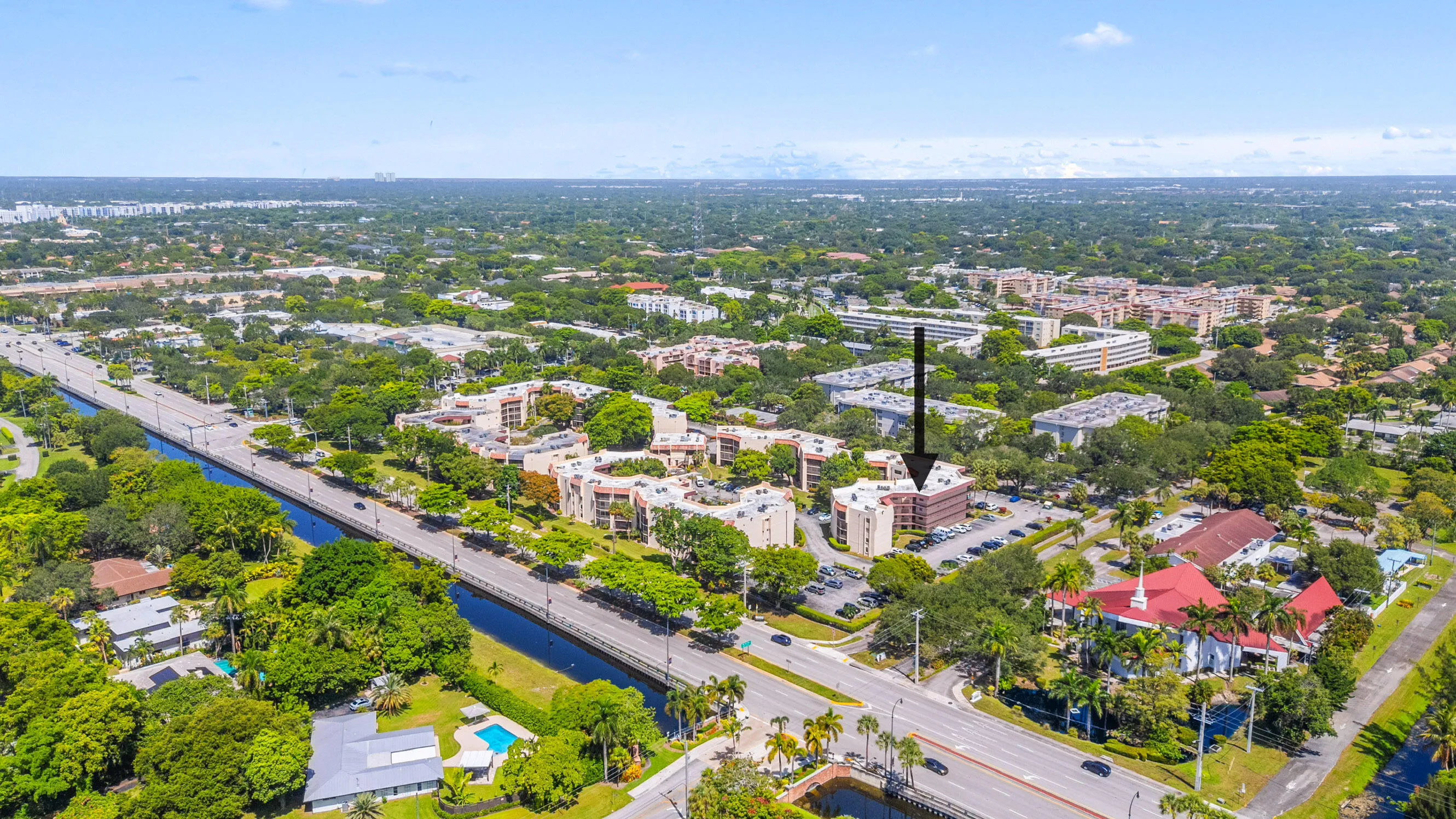 Great location right on W. Broward Blvd in Plantation