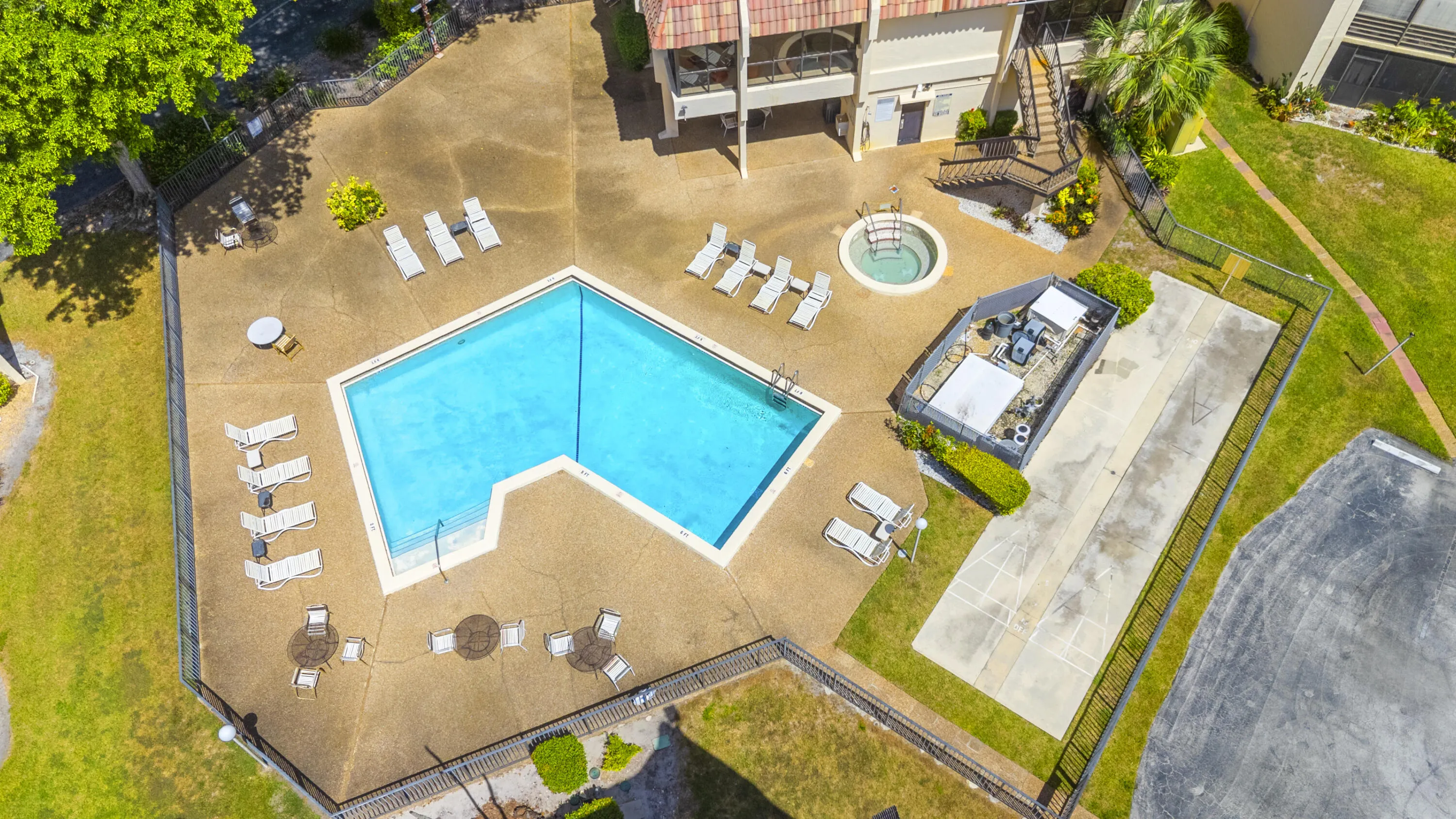Community pool