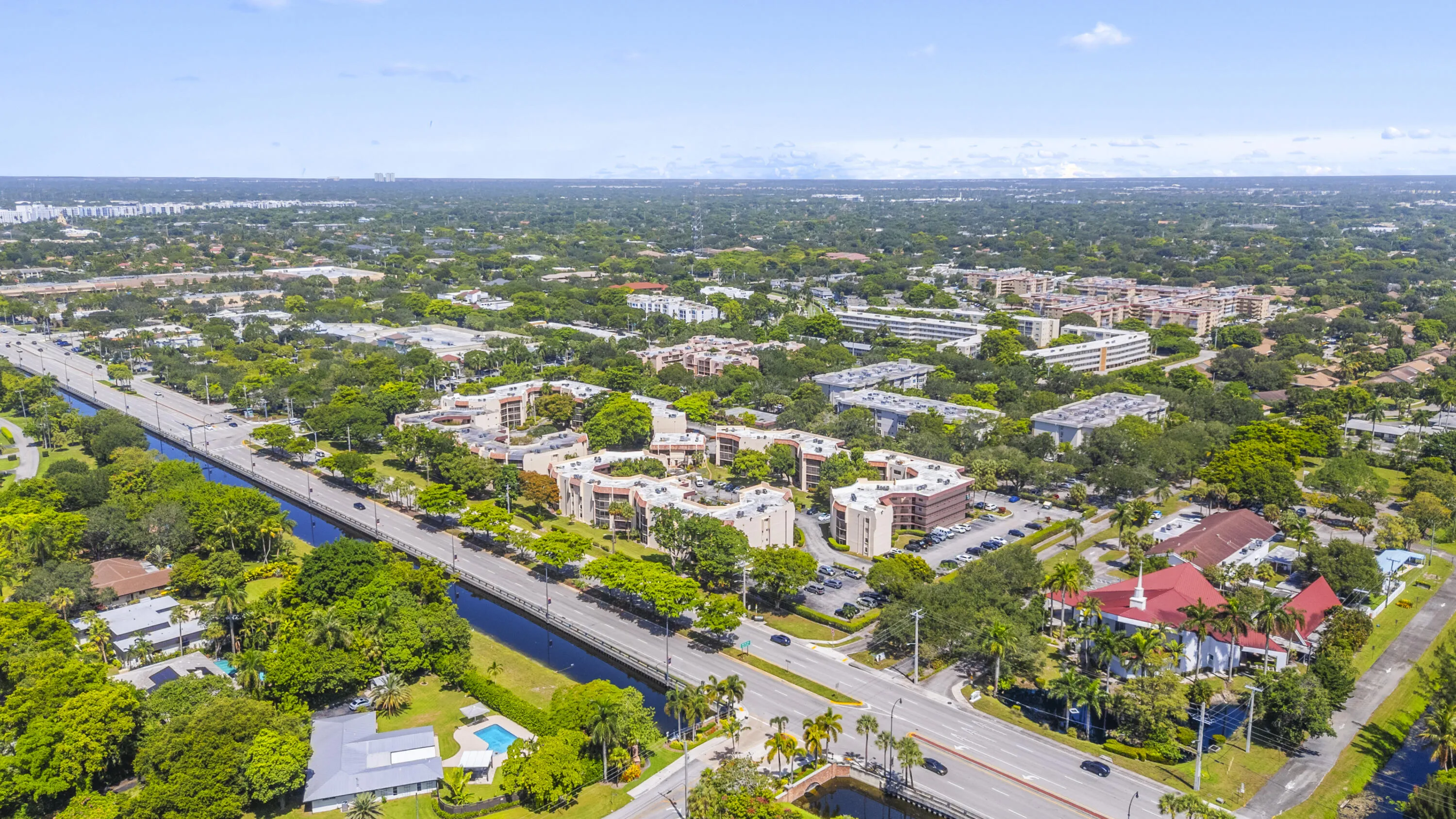 Great location on W. Broward Blvd. just east of Univ Dr